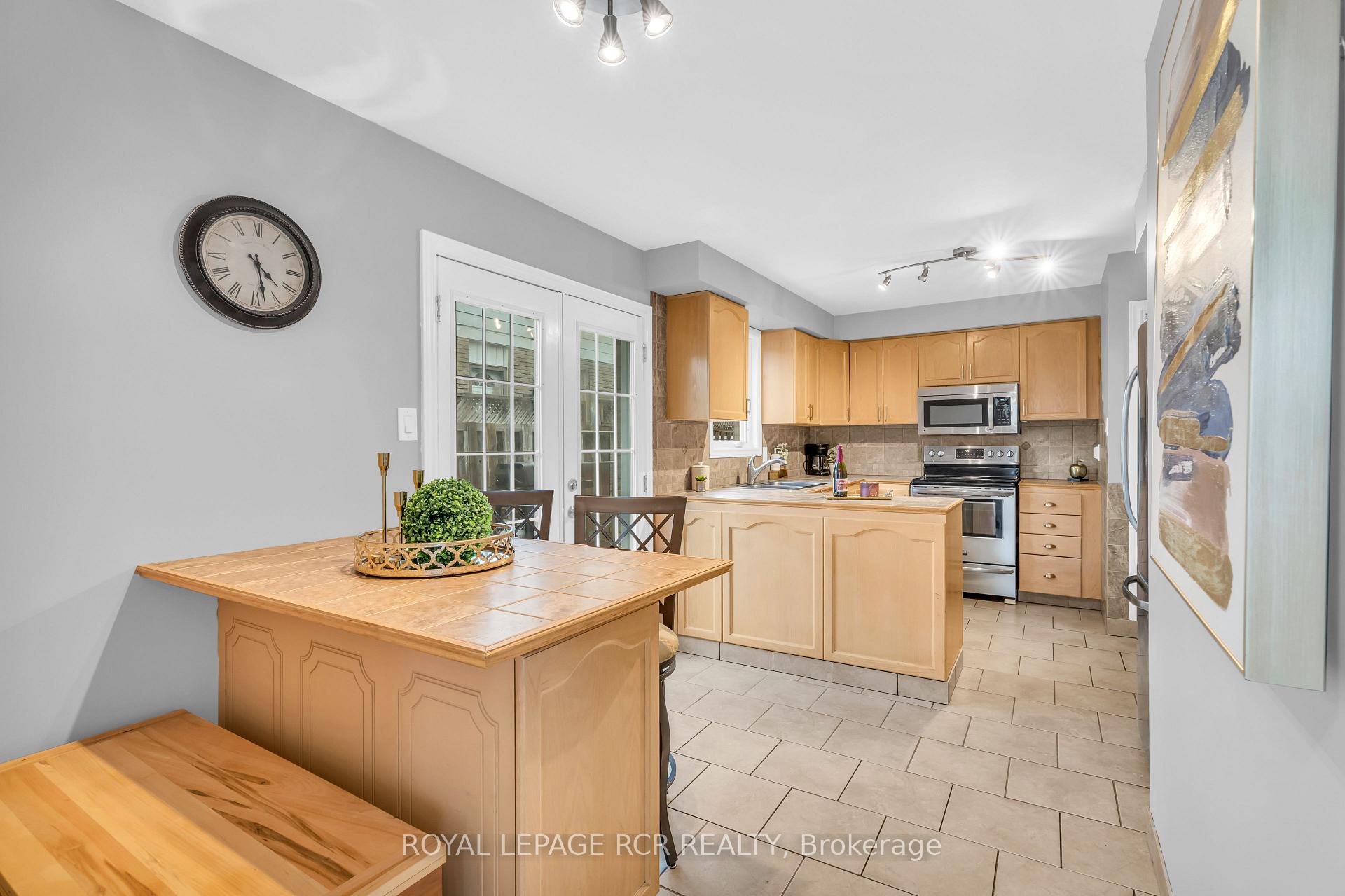 Photo 24 of 55 Burbank Crescent, Orangeville — HOMEH