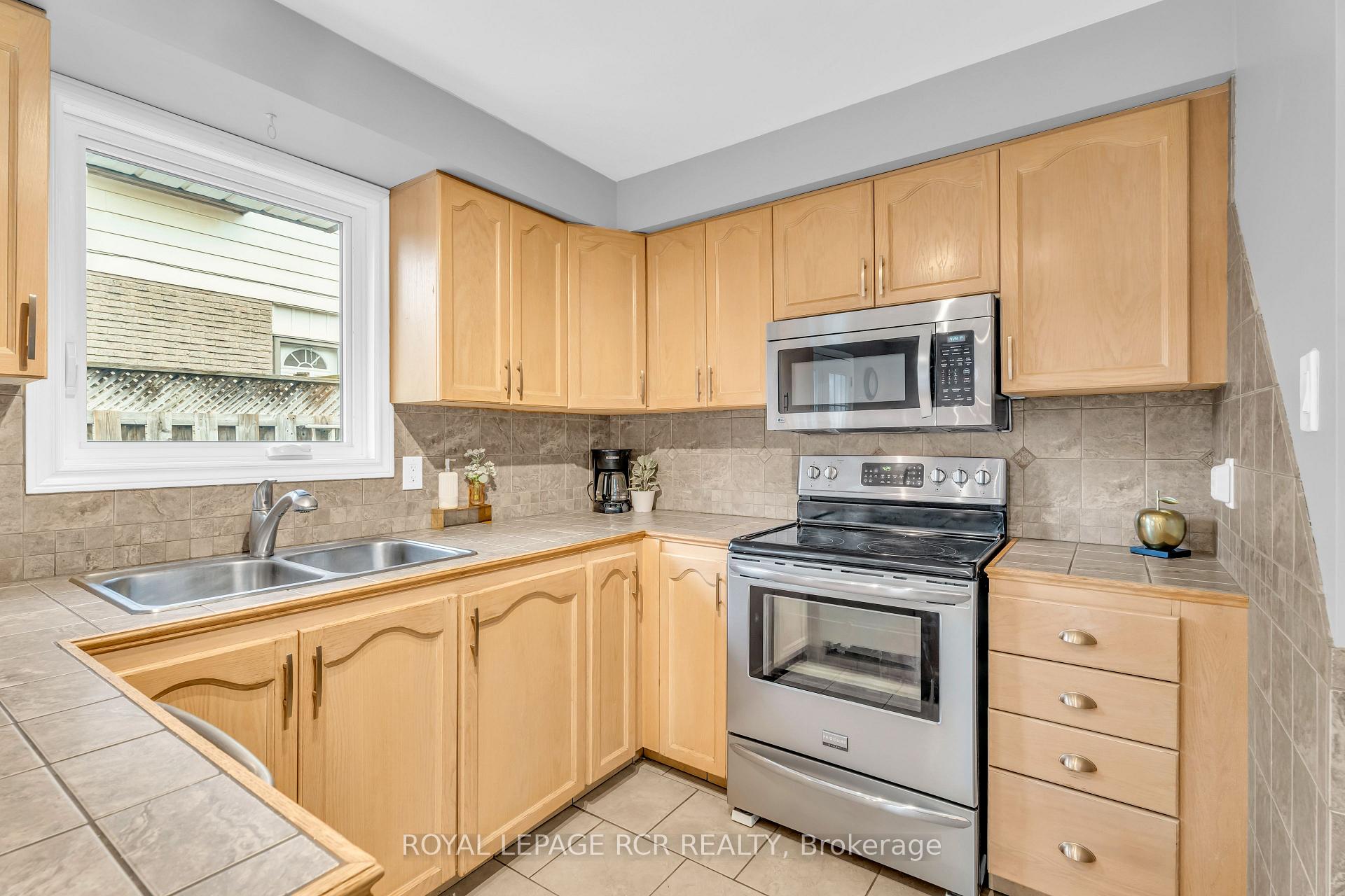 Photo 29 of 55 Burbank Crescent, Orangeville — HOMEH