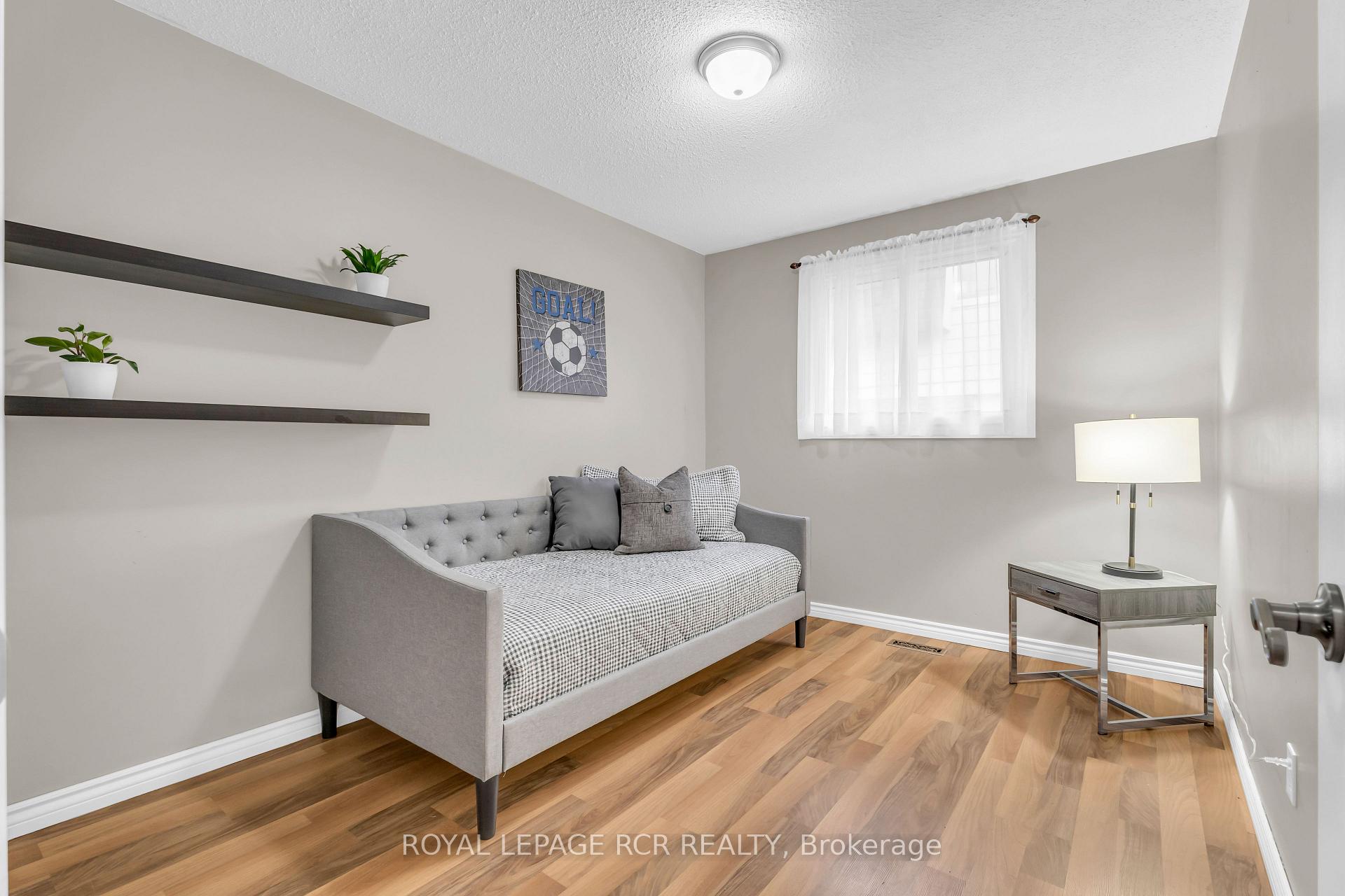 Photo 11 of 55 Burbank Crescent, Orangeville — HOMEH