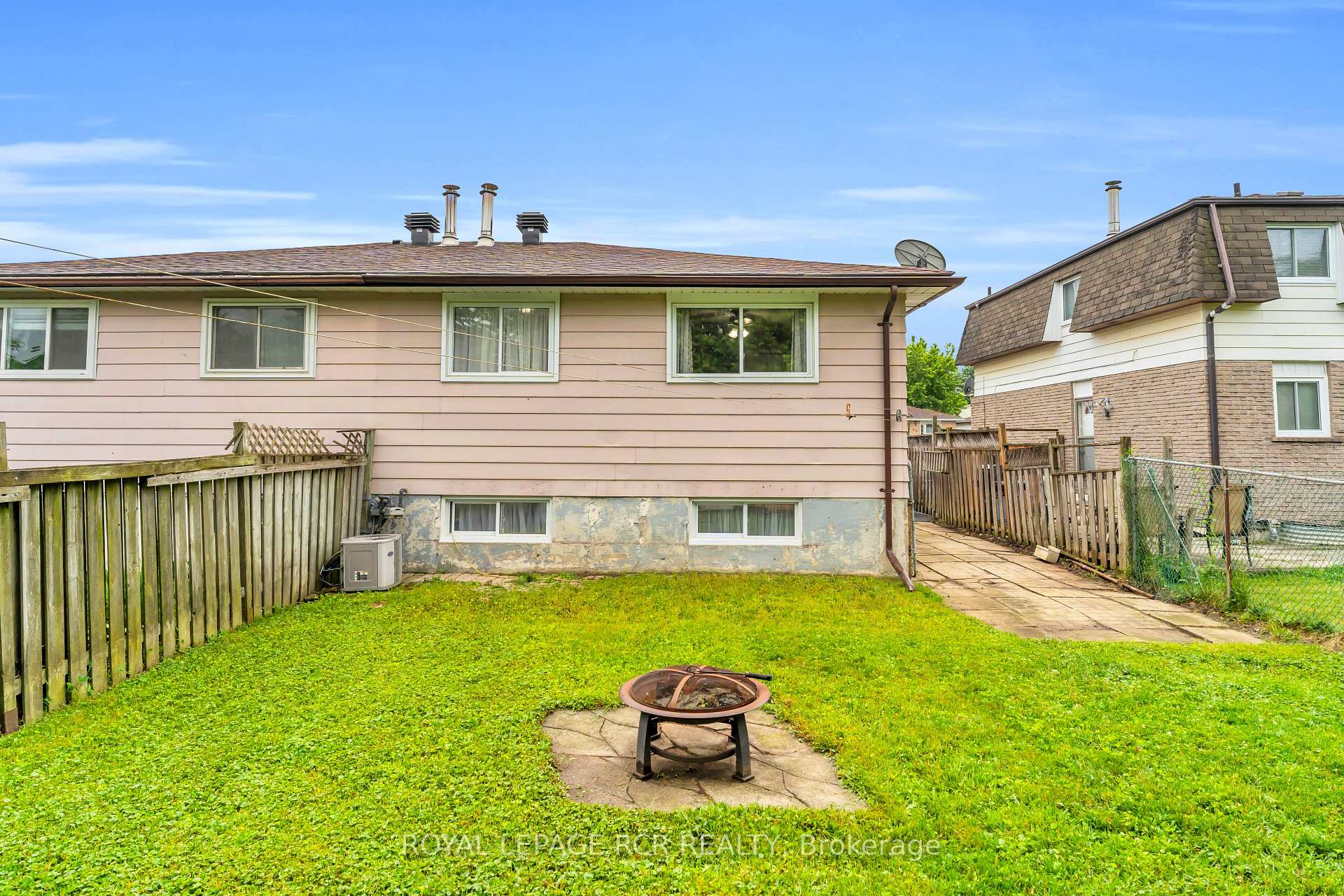 Photo 17 of 55 Burbank Crescent, Orangeville — HOMEH