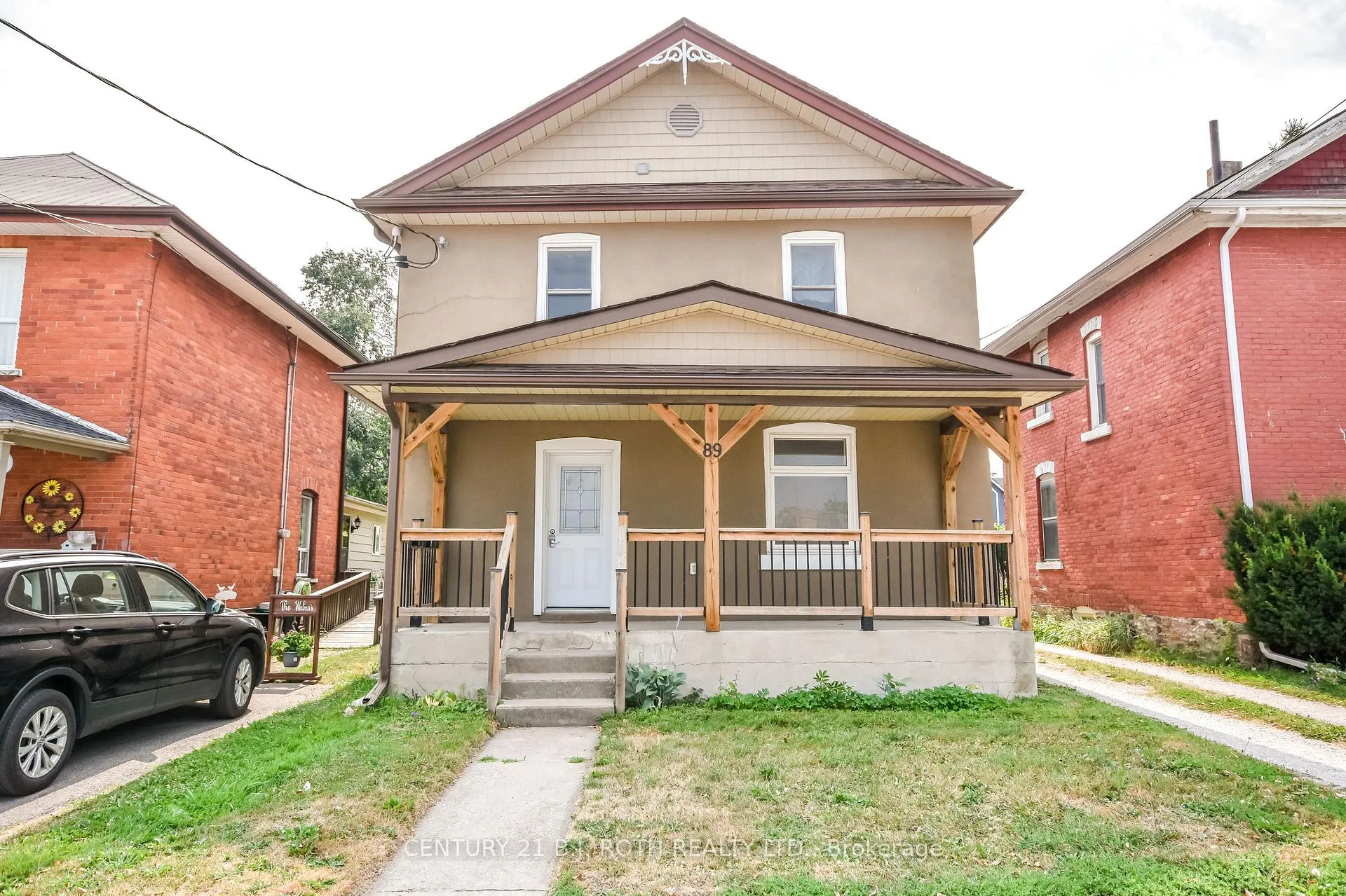 Front of 89 Andrew Street S