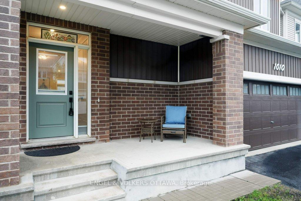 Photo 2 of 1010 Carden Lane, Ottawa, Chapel Hill South - Orleans Village — HOMEH