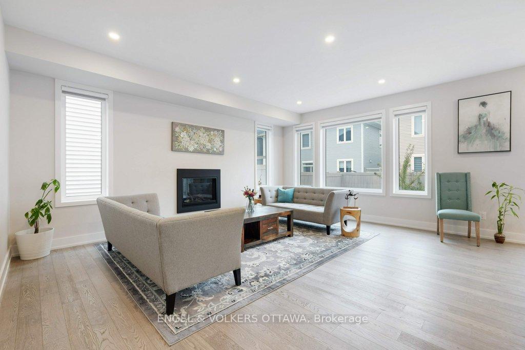 Photo 8 of 1010 Carden Lane, Ottawa, Chapel Hill South - Orleans Village — HOMEH