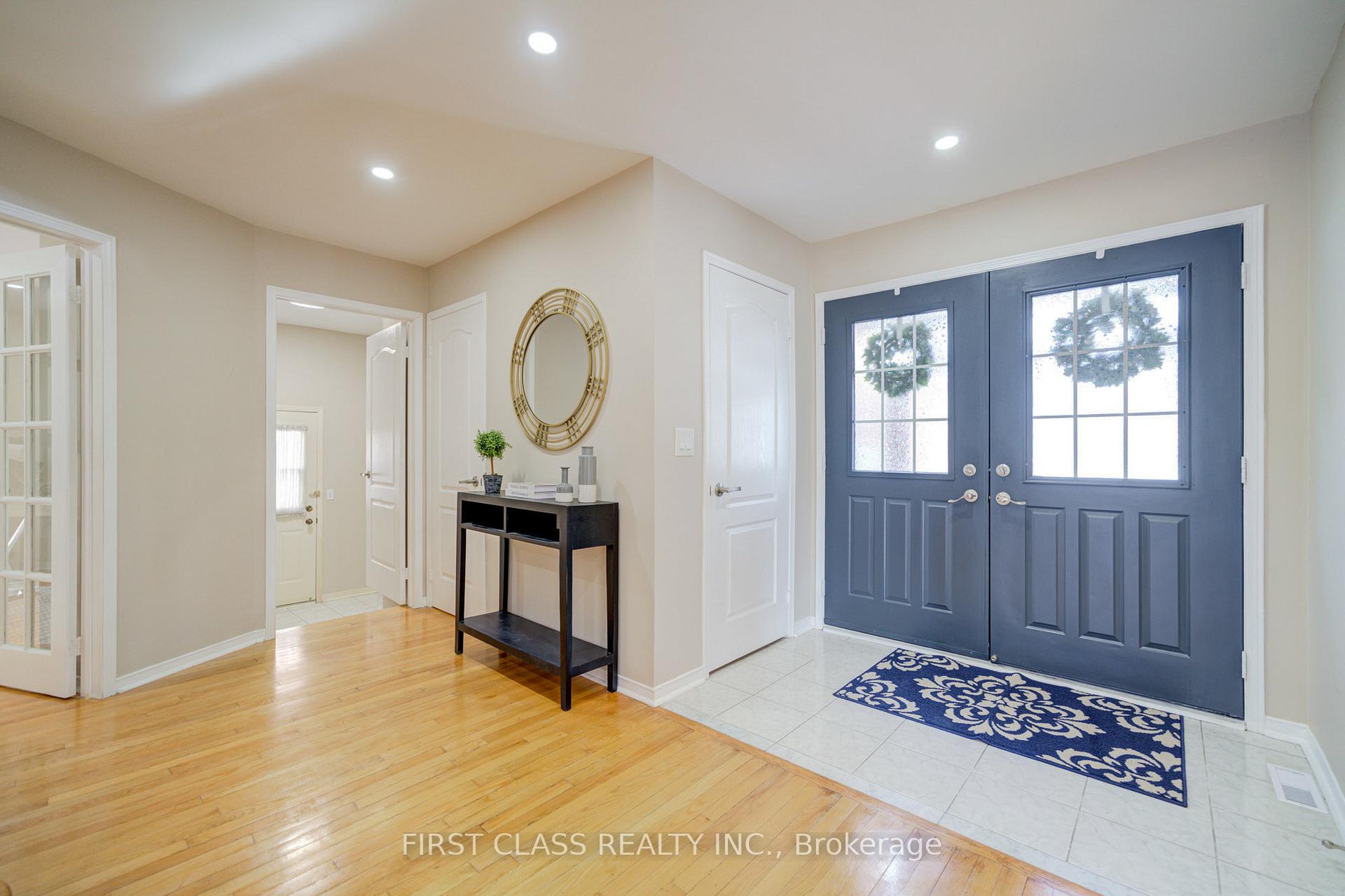 Photo 4 of 7 Turnberry Crescent, Markham, Unionville — HOMEH