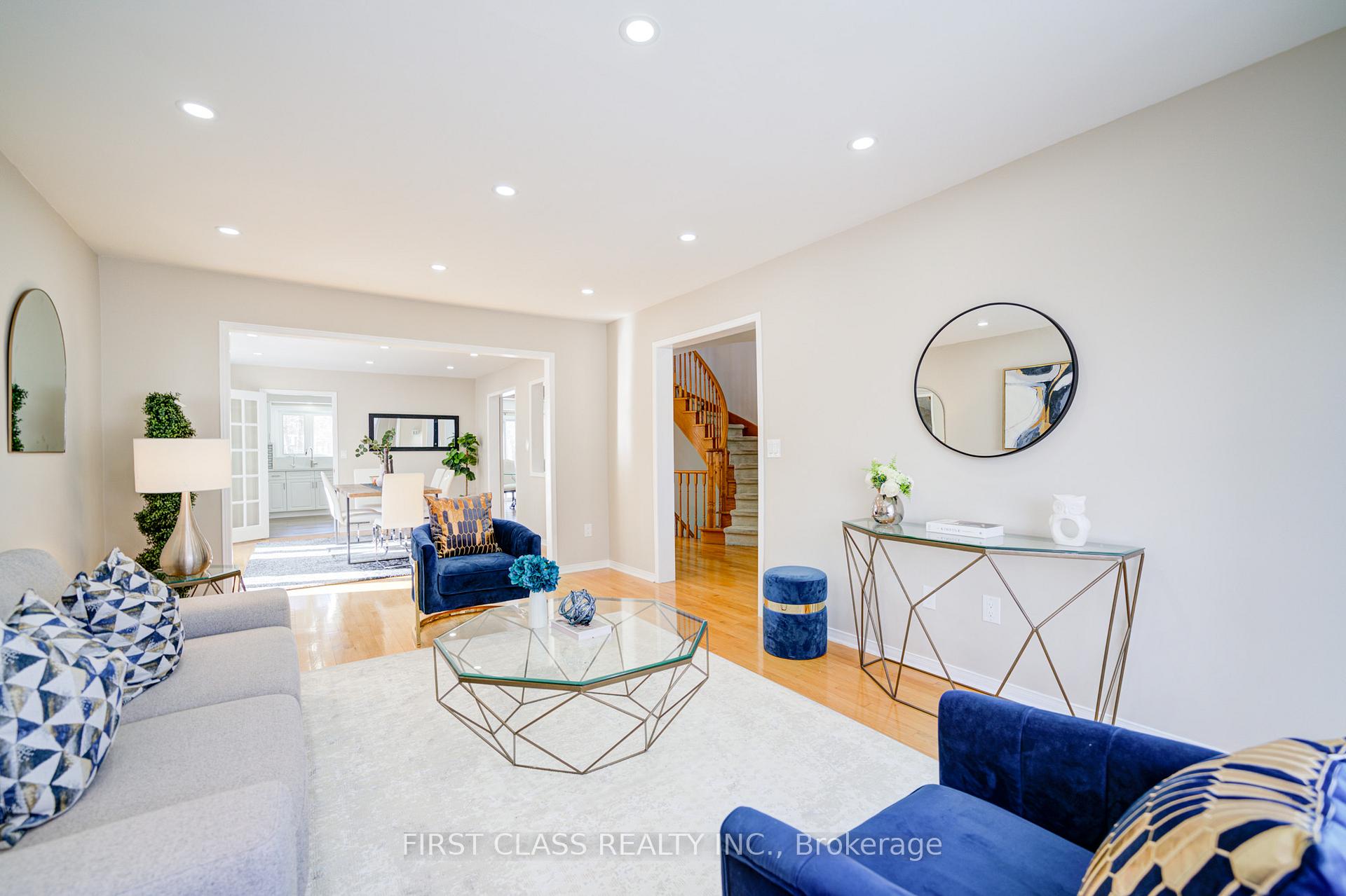 Photo 5 of 7 Turnberry Crescent, Markham, Unionville — HOMEH
