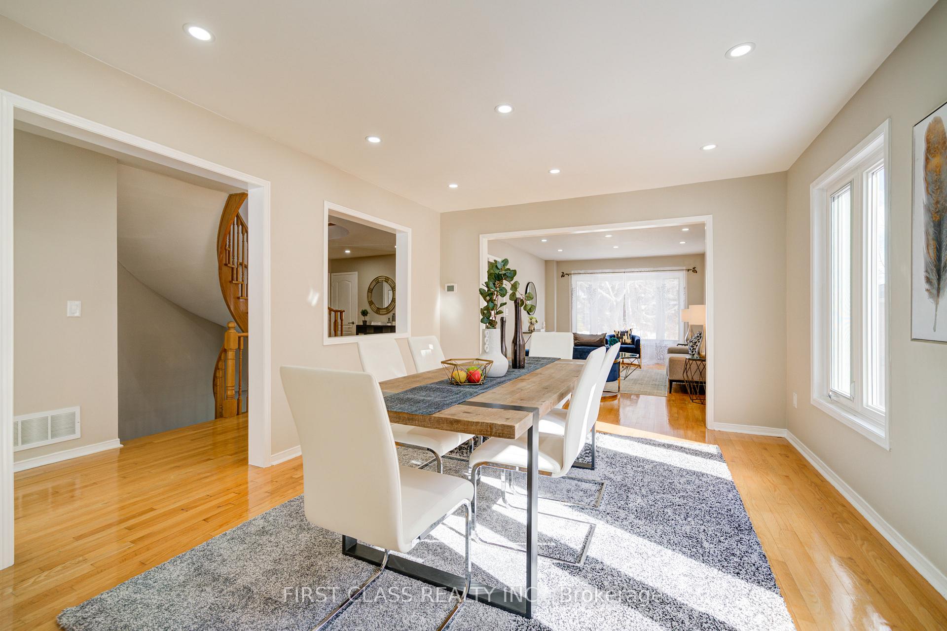Photo 9 of 7 Turnberry Crescent, Markham, Unionville — HOMEH