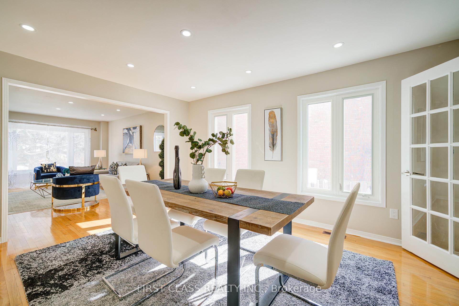 Photo 10 of 7 Turnberry Crescent, Markham, Unionville — HOMEH