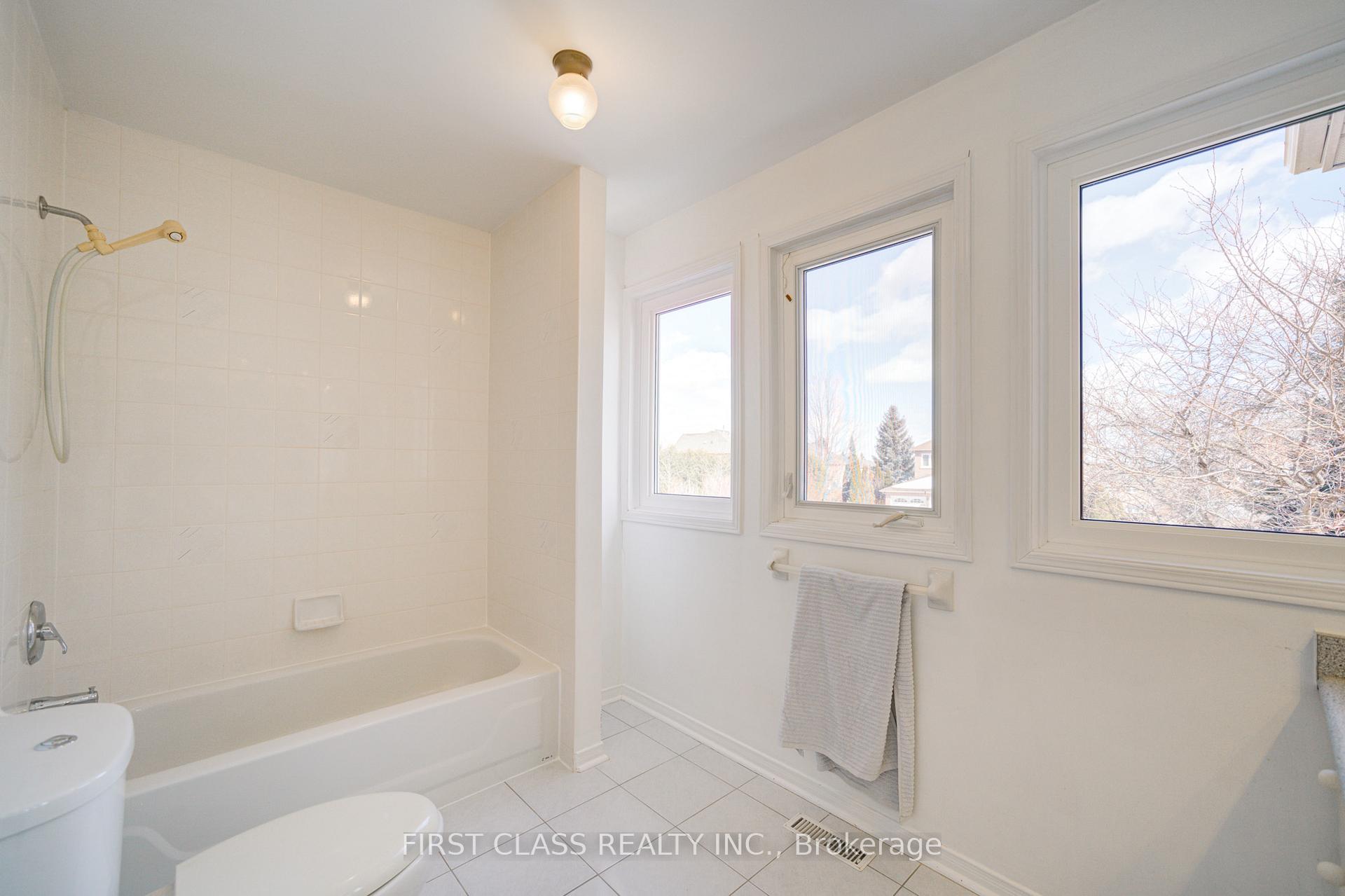 Photo 37 of 7 Turnberry Crescent, Markham, Unionville — HOMEH