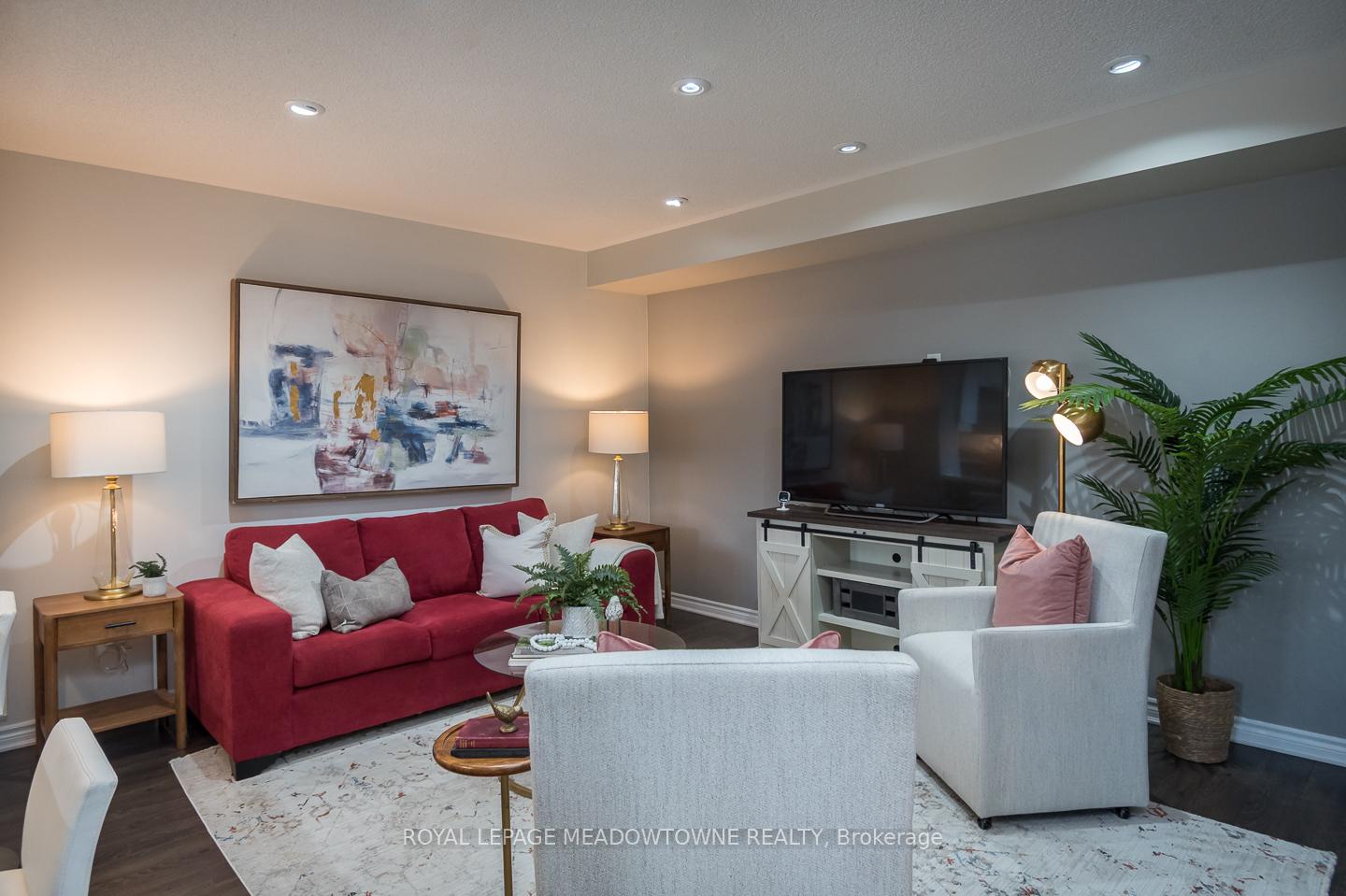 Photo 3 of 298 Reis Place, Milton, Ford — HOMEH