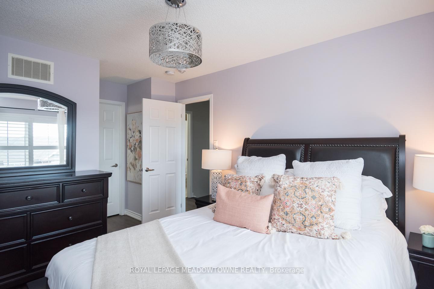Photo 6 of 298 Reis Place, Milton, Ford — HOMEH