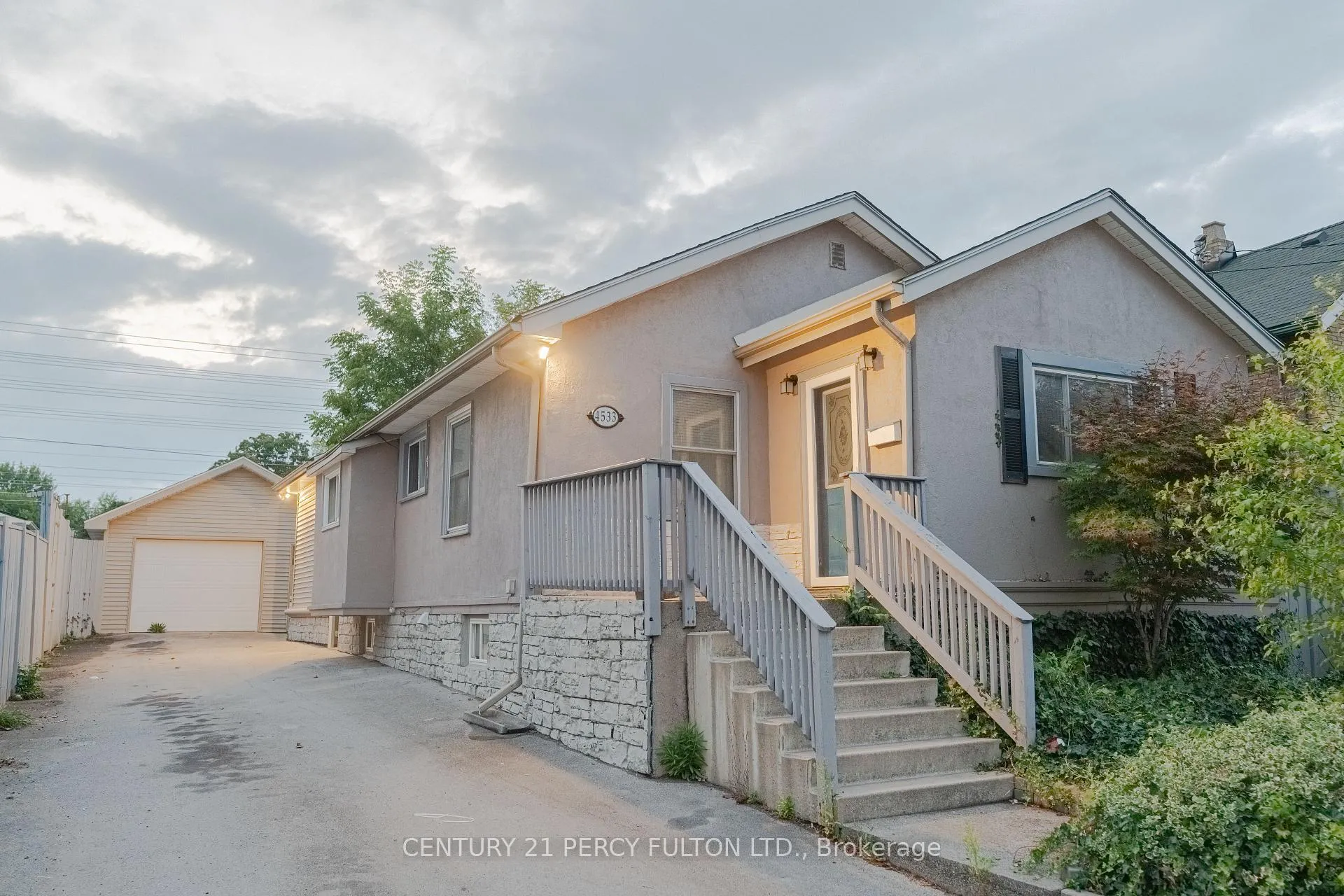 Photo 2 of 4533 Sixth Avenue, Niagara Falls, Cherrywood — HOMEH