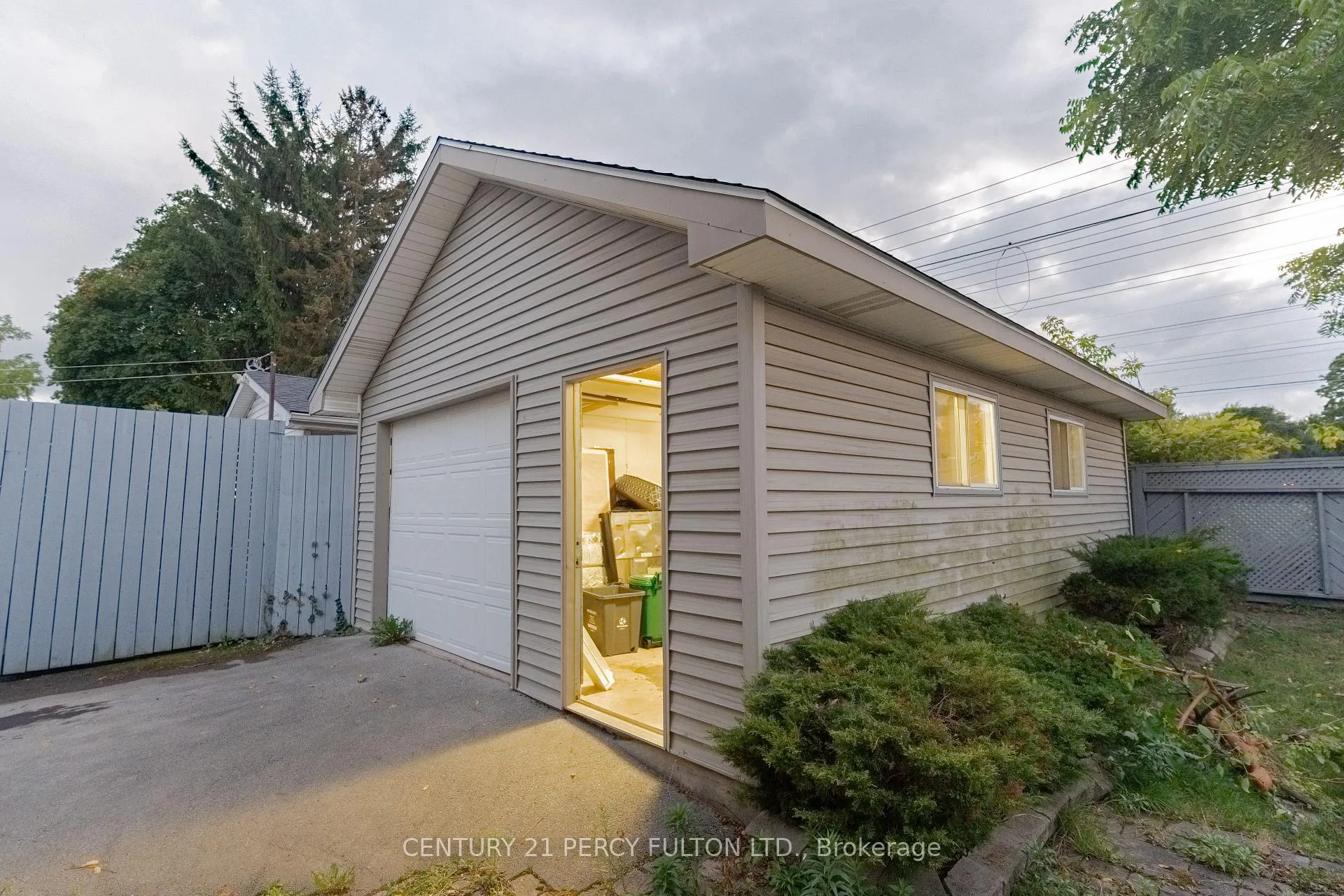 Photo 20 of 4533 Sixth Avenue, Niagara Falls, Cherrywood — HOMEH