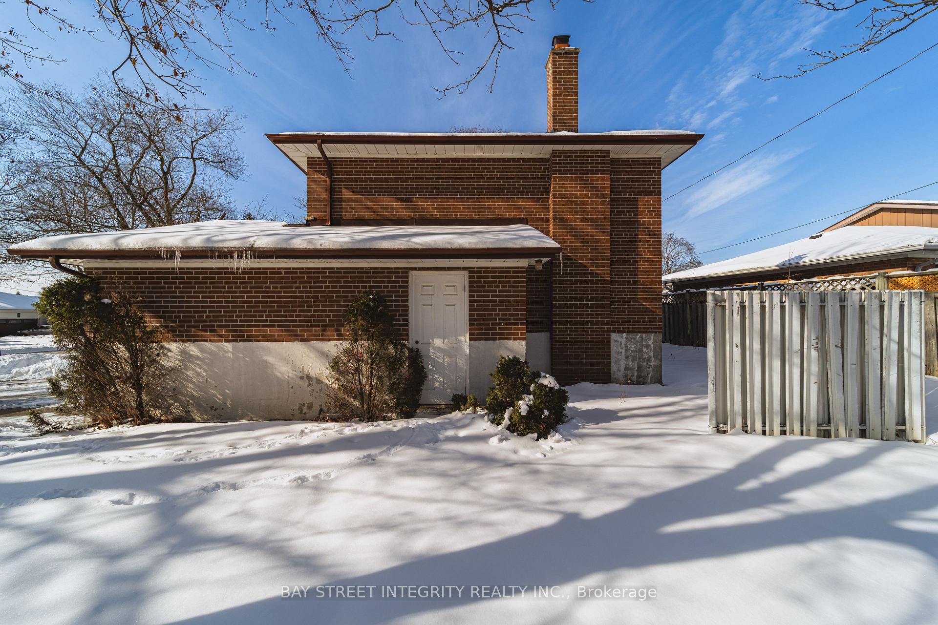 Photo 5 of 19 Valleycrest Avenue, Markham, Bullock — HOMEH