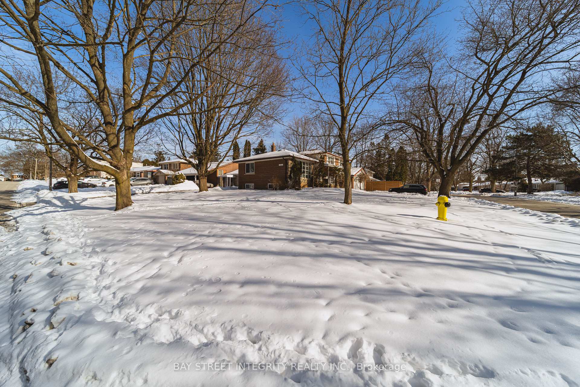 Photo 6 of 19 Valleycrest Avenue, Markham, Bullock — HOMEH