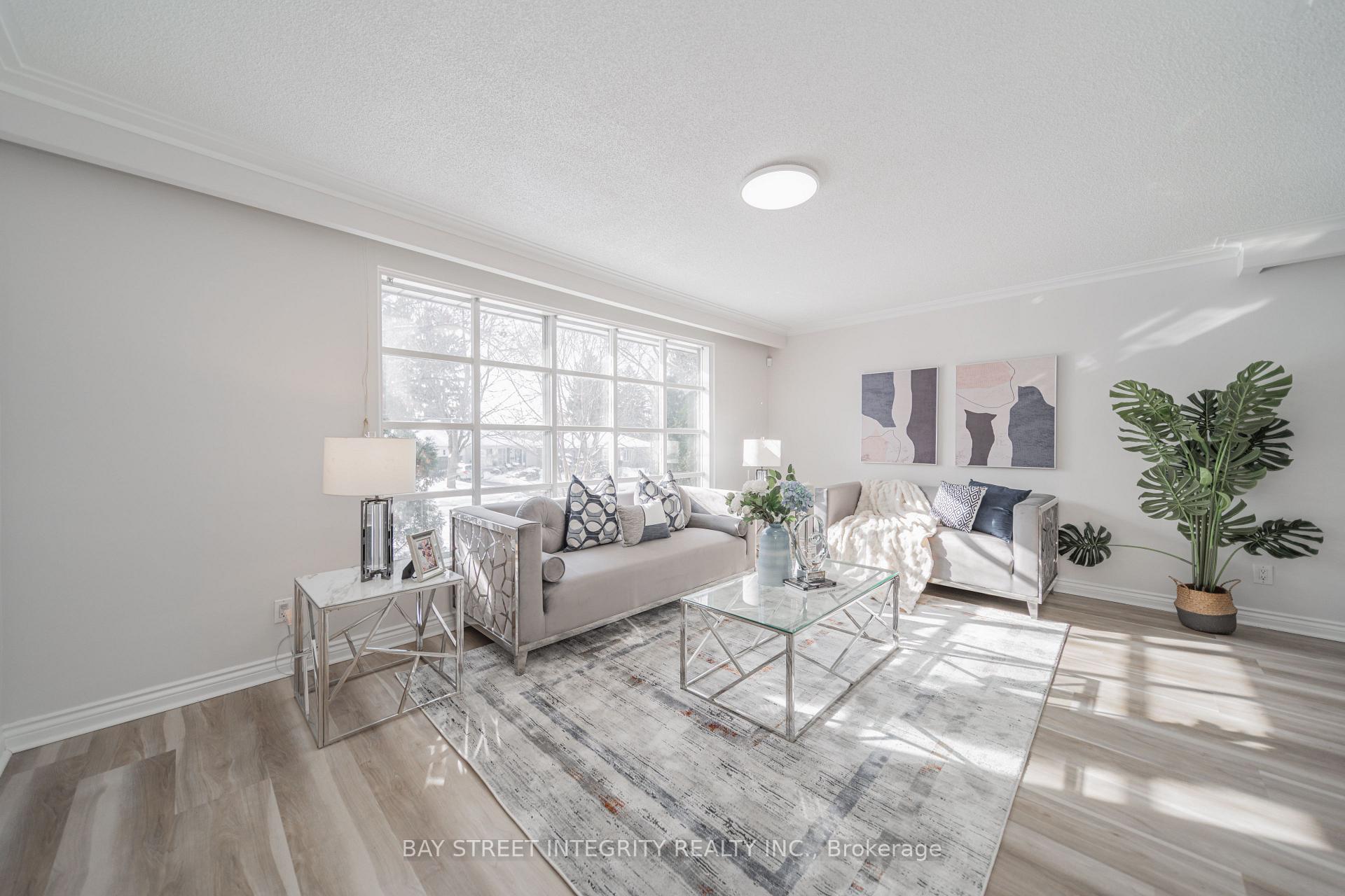 Photo 10 of 19 Valleycrest Avenue, Markham, Bullock — HOMEH