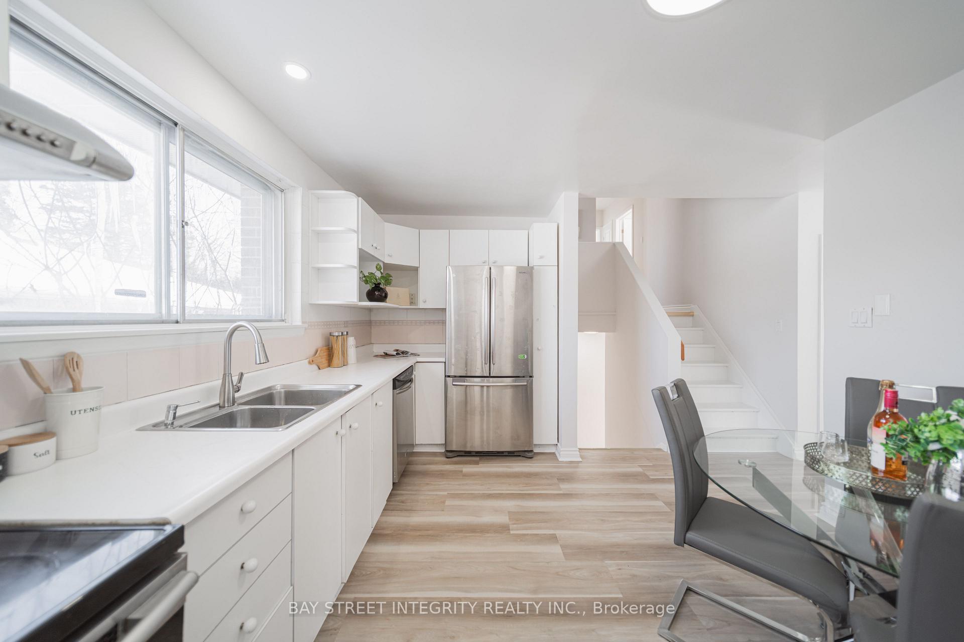 Photo 20 of 19 Valleycrest Avenue, Markham, Bullock — HOMEH