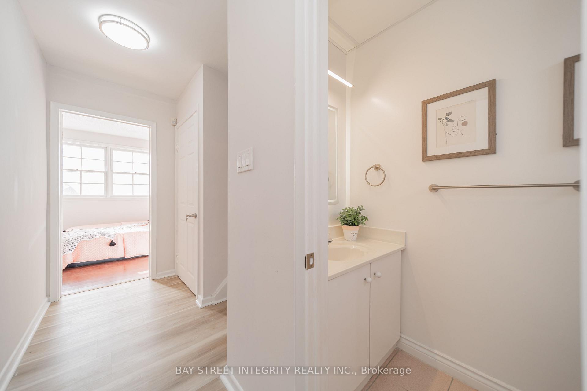 Photo 25 of 19 Valleycrest Avenue, Markham, Bullock — HOMEH