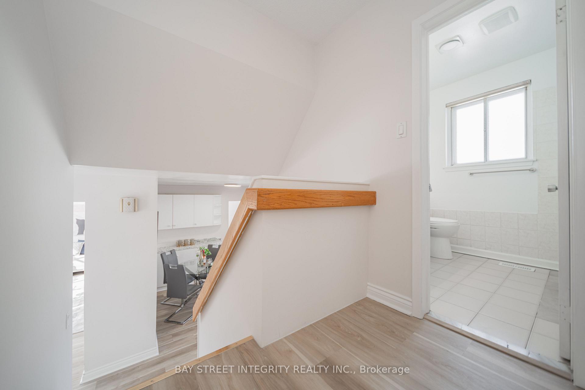 Photo 41 of 19 Valleycrest Avenue, Markham, Bullock — HOMEH