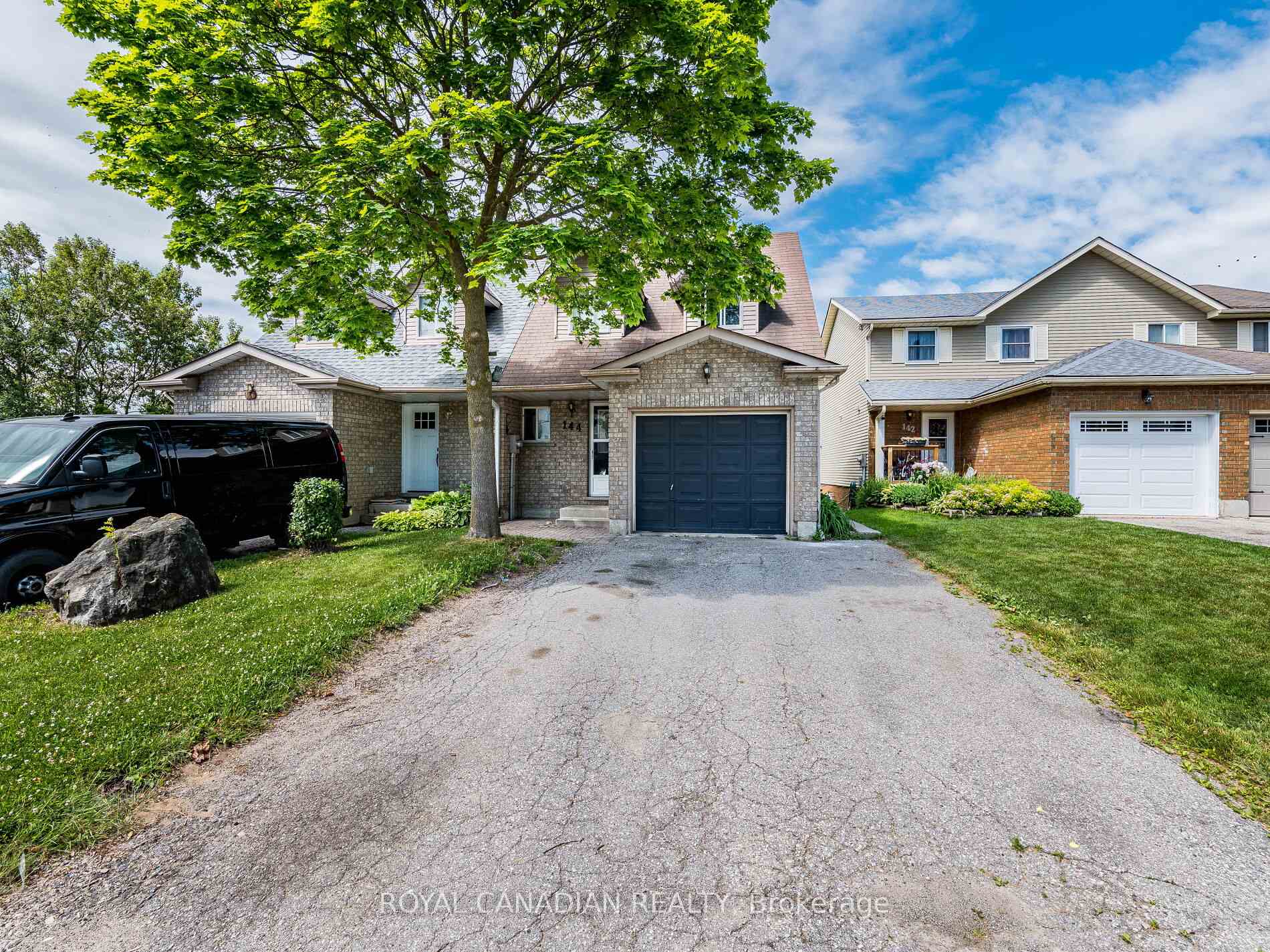 Photo 3 of 144 Lakeview Court, Orangeville — HOMEH