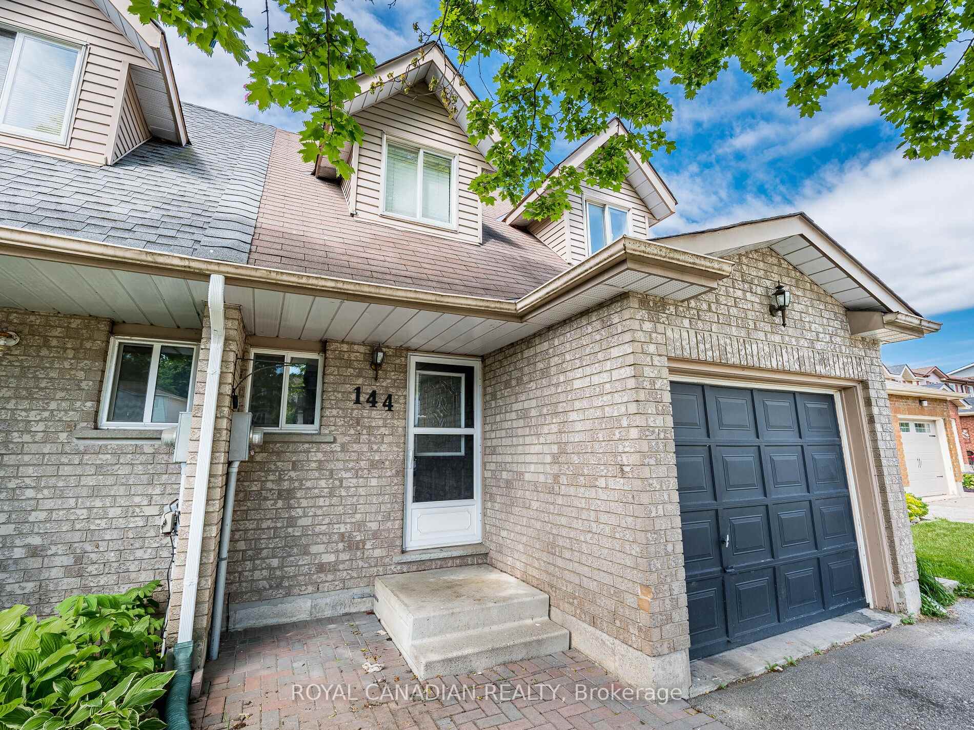 Photo 2 of 144 Lakeview Court, Orangeville — HOMEH