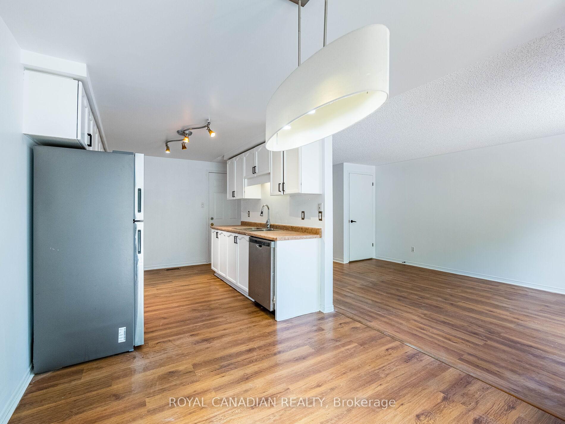 Photo 14 of 144 Lakeview Court, Orangeville — HOMEH