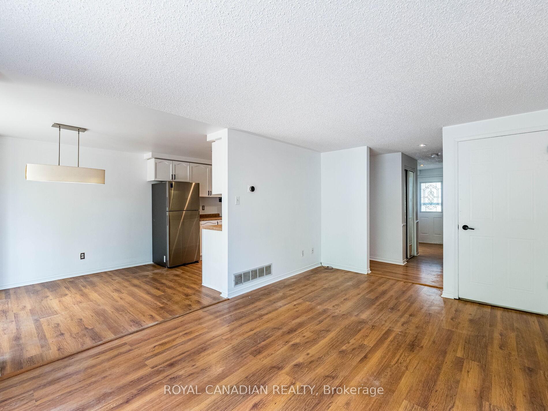 Photo 40 of 144 Lakeview Court, Orangeville — HOMEH