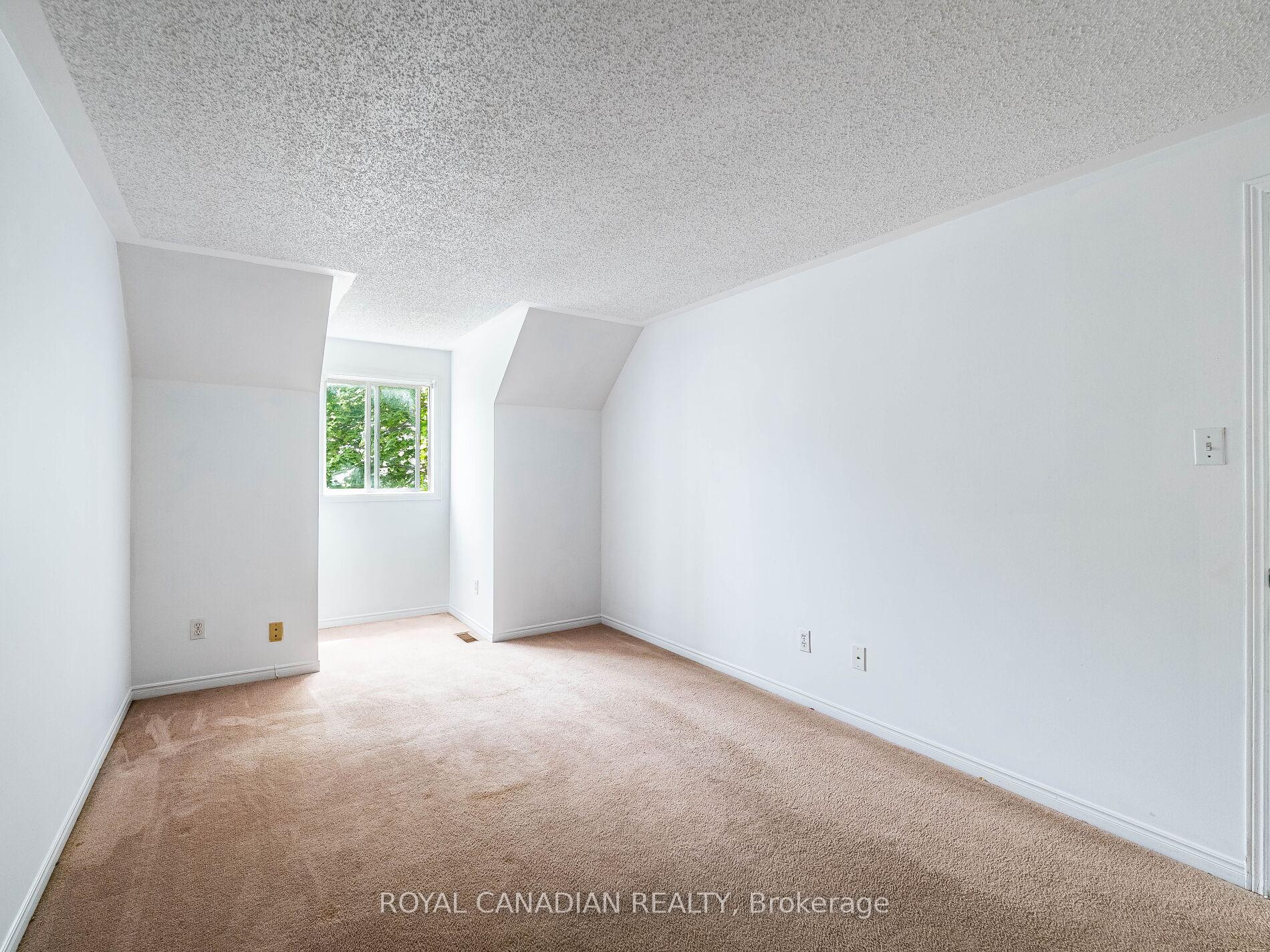 Photo 10 of 144 Lakeview Court, Orangeville — HOMEH