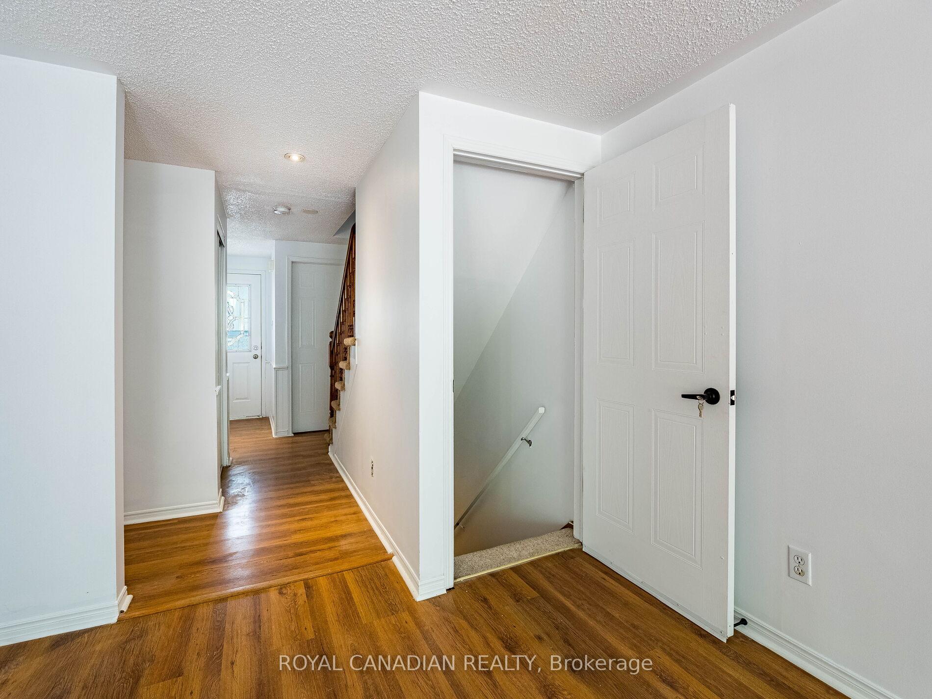Photo 16 of 144 Lakeview Court, Orangeville — HOMEH