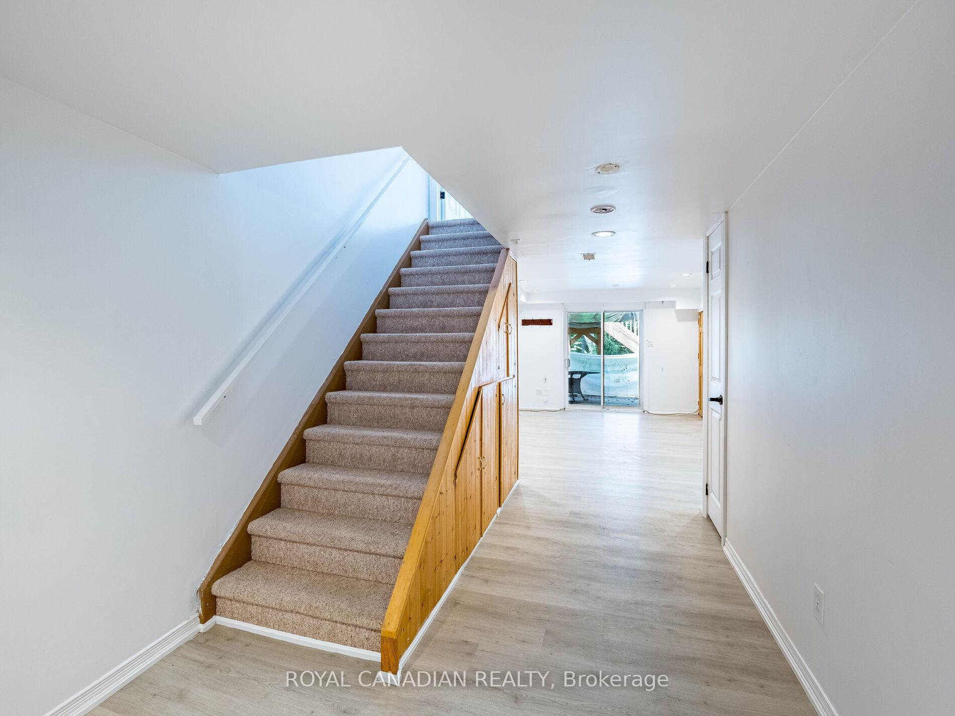 Photo 17 of 144 Lakeview Court, Orangeville — HOMEH