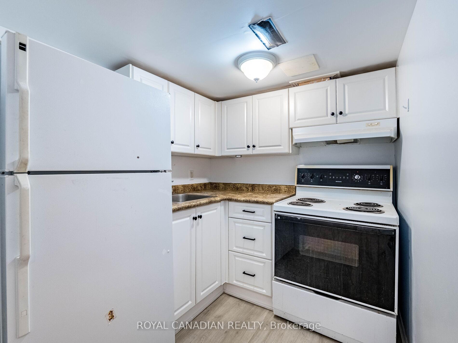 Photo 25 of 144 Lakeview Court, Orangeville — HOMEH