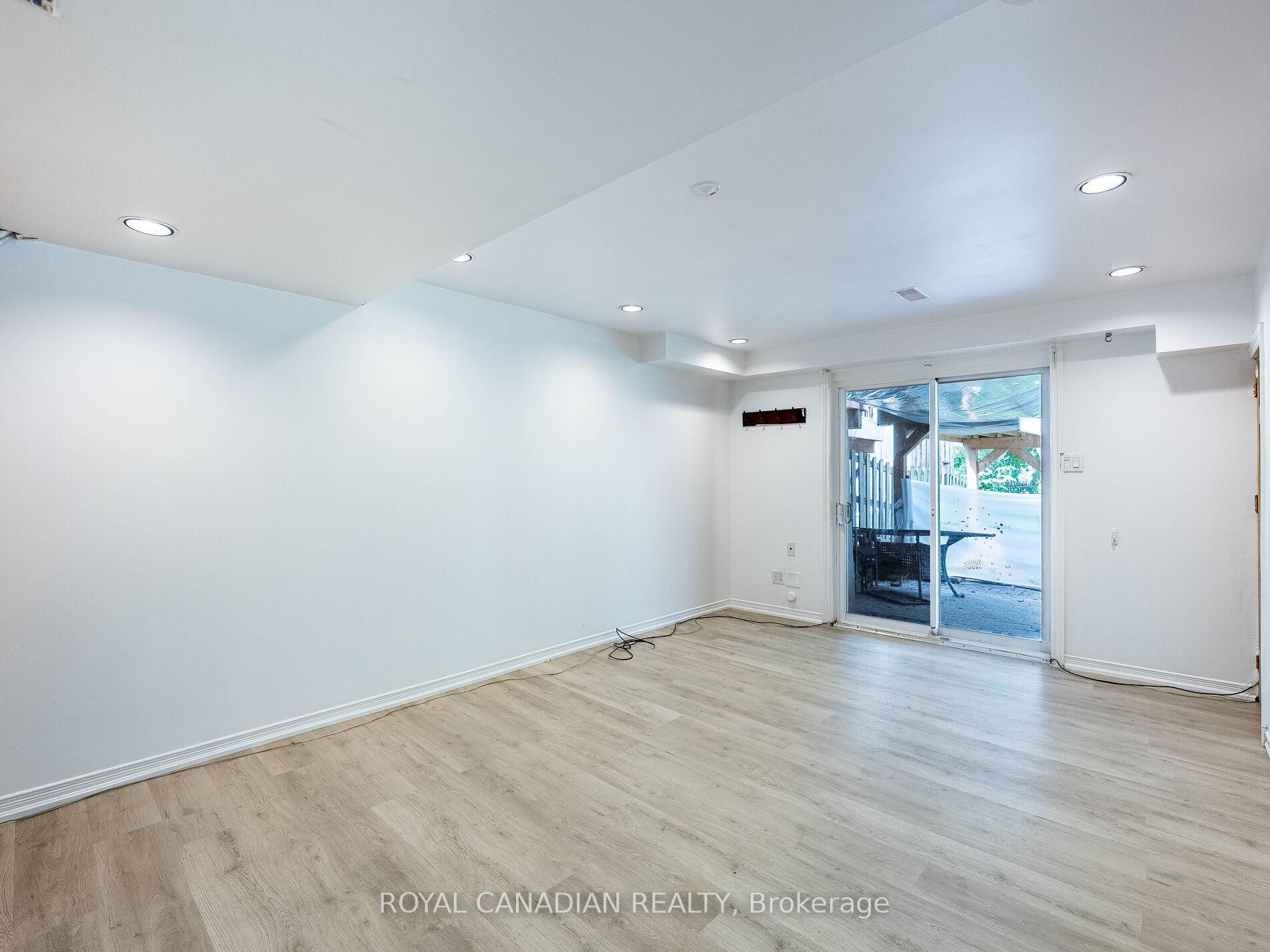 Photo 42 of 144 Lakeview Court, Orangeville — HOMEH