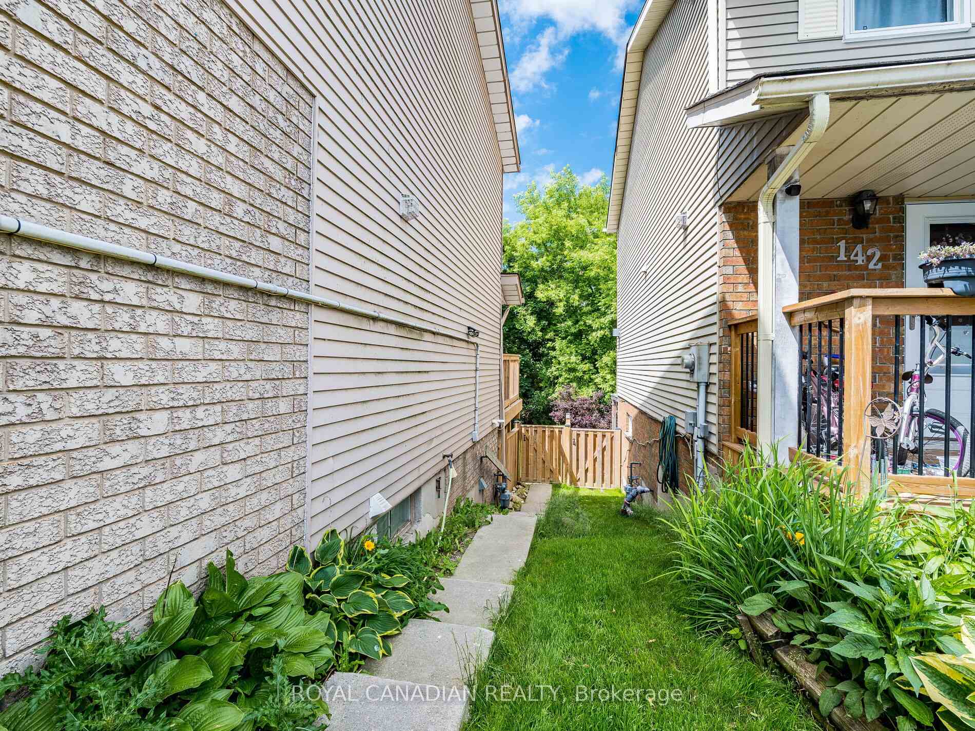 Photo 33 of 144 Lakeview Court, Orangeville — HOMEH