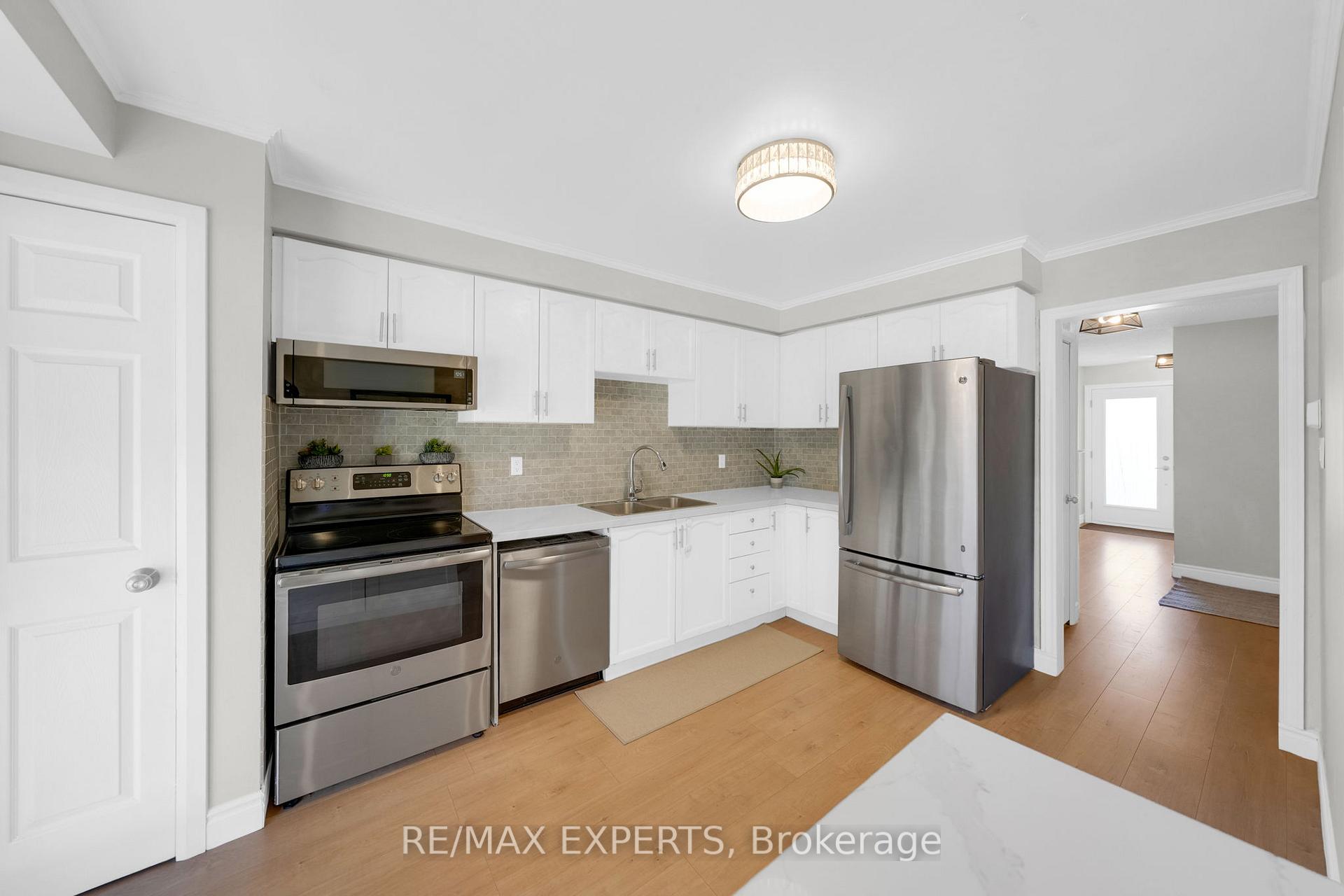 Photo 12 of 51 Mcknight Crescent, New Tecumseth, Tottenham — HOMEH
