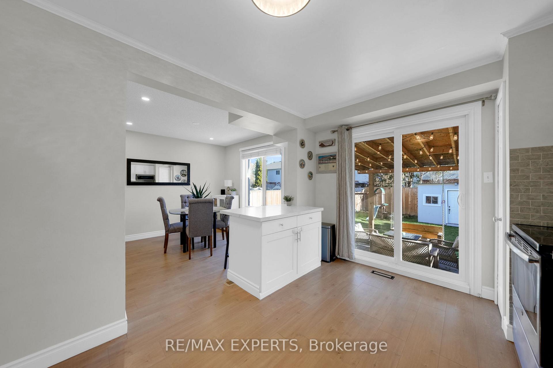 Photo 13 of 51 Mcknight Crescent, New Tecumseth, Tottenham — HOMEH