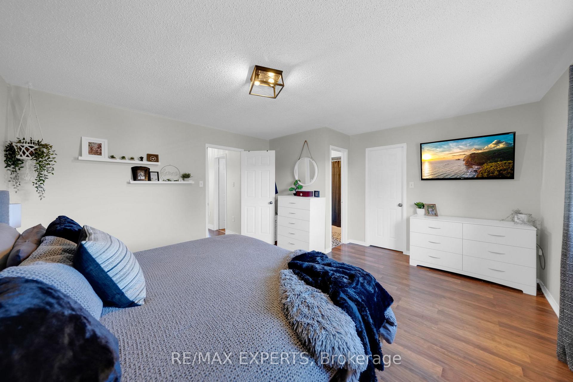 Photo 25 of 51 Mcknight Crescent, New Tecumseth, Tottenham — HOMEH