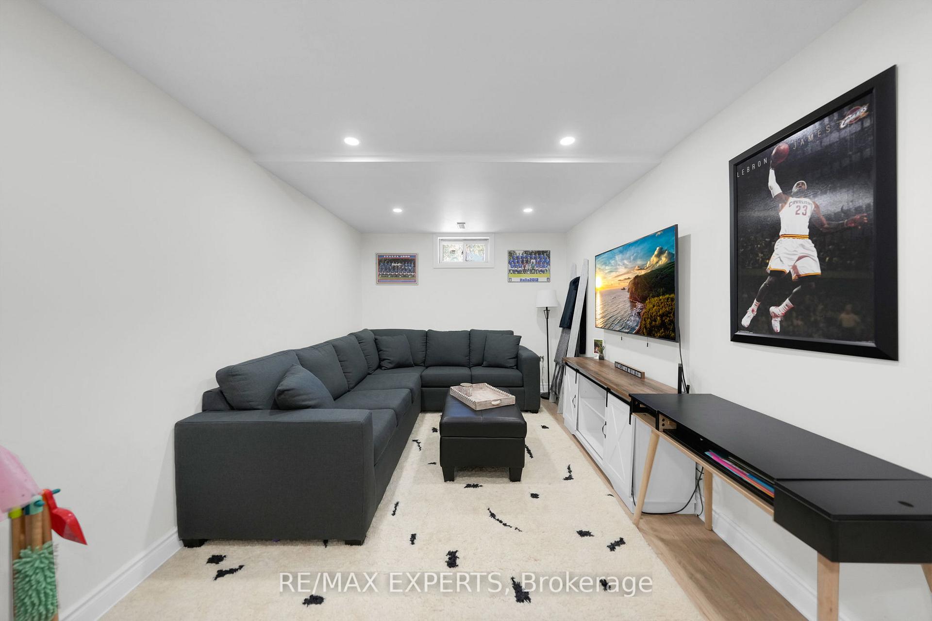 Photo 34 of 51 Mcknight Crescent, New Tecumseth, Tottenham — HOMEH