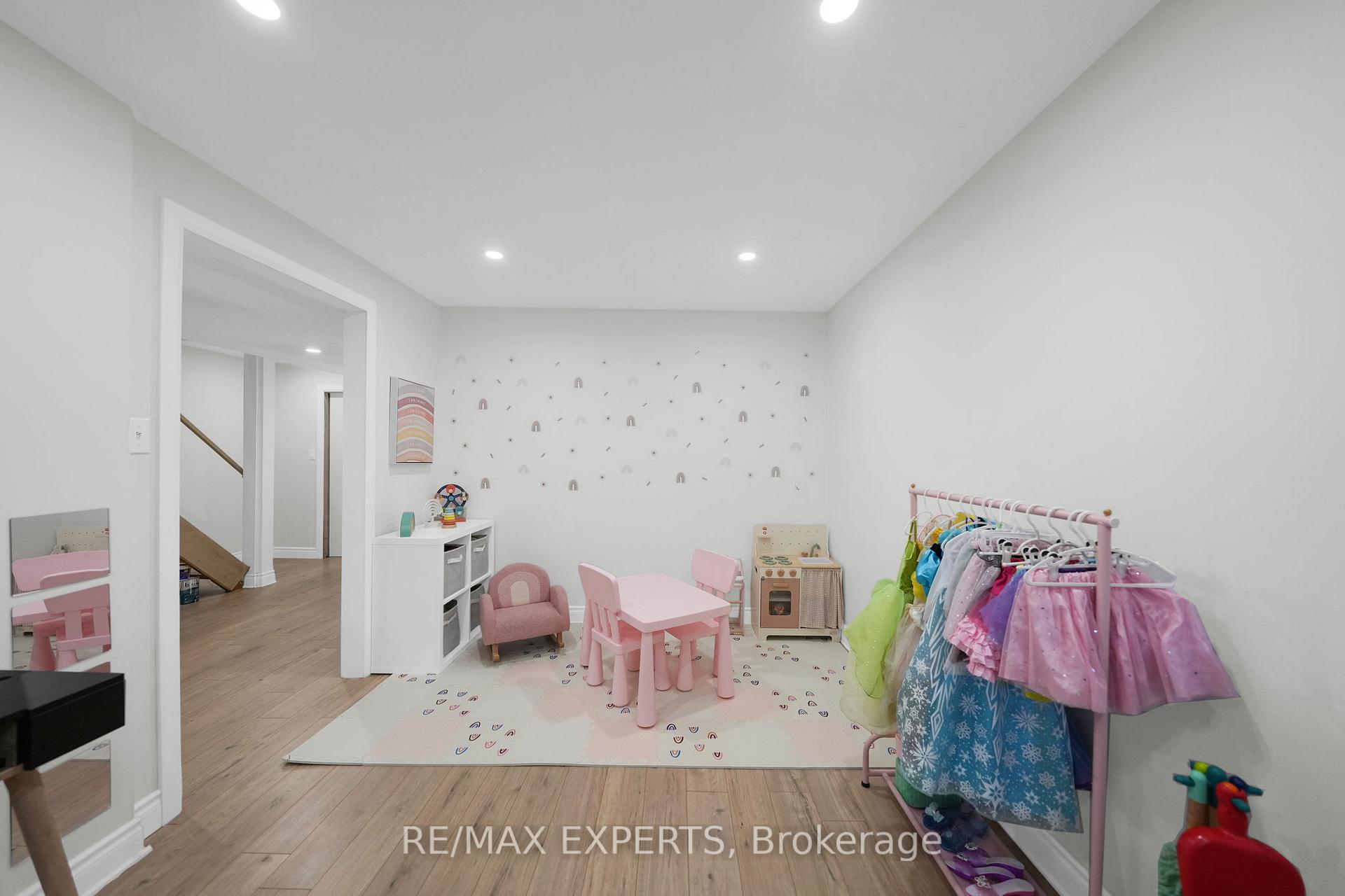 Photo 36 of 51 Mcknight Crescent, New Tecumseth, Tottenham — HOMEH