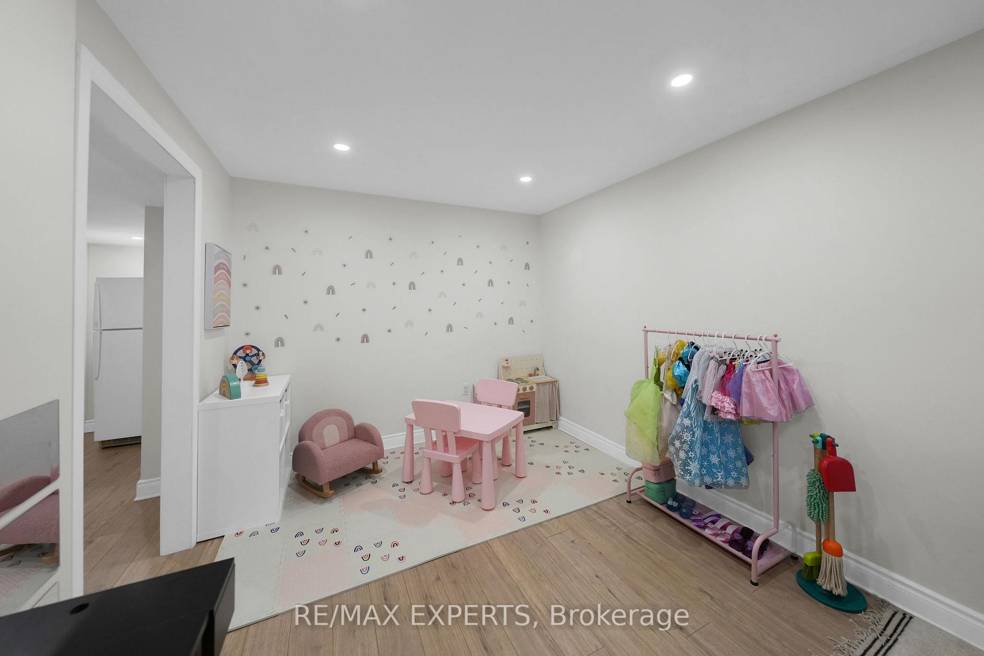 Photo 37 of 51 Mcknight Crescent, New Tecumseth, Tottenham — HOMEH