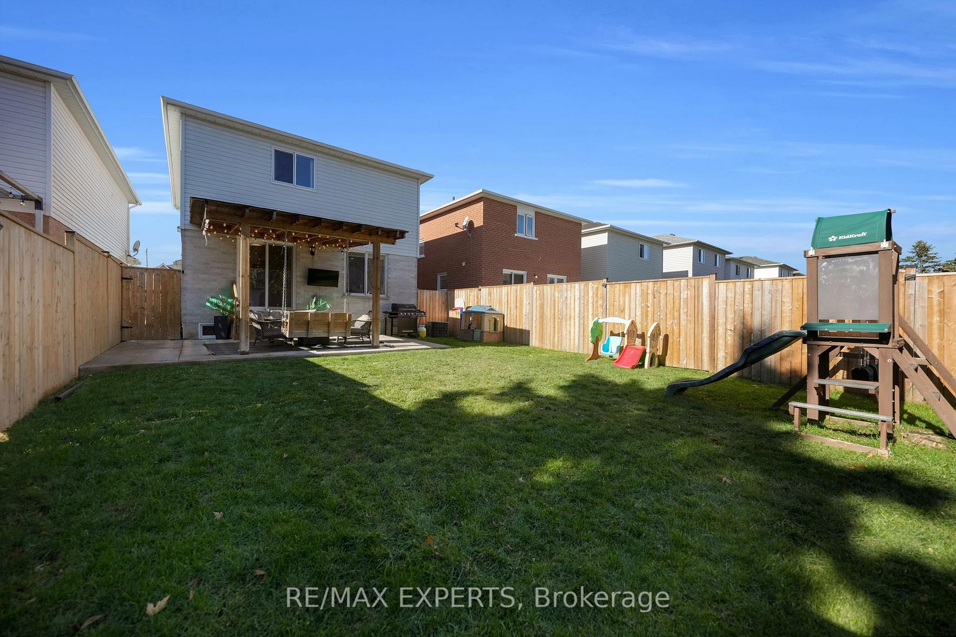 Photo 43 of 51 Mcknight Crescent, New Tecumseth, Tottenham — HOMEH