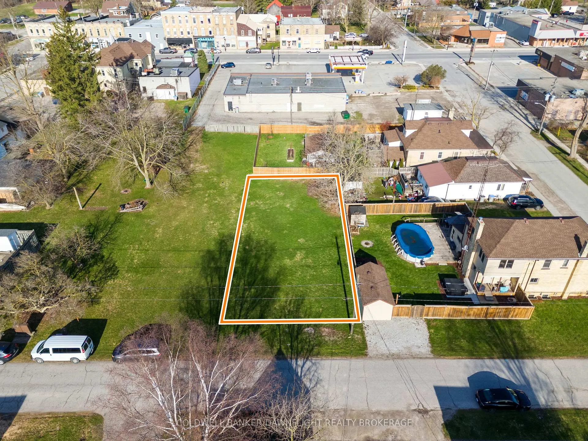Photo 2 of 257 Pearl Street, North Middlesex, Parkhill — HOMEH