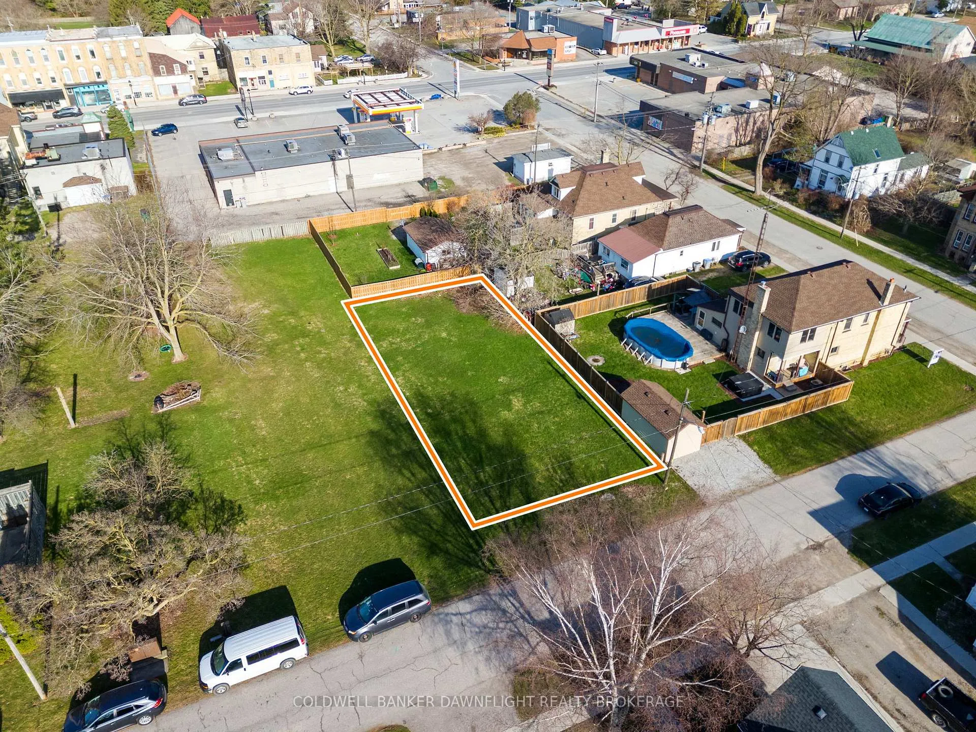 Photo 3 of 257 Pearl Street, North Middlesex, Parkhill — HOMEH