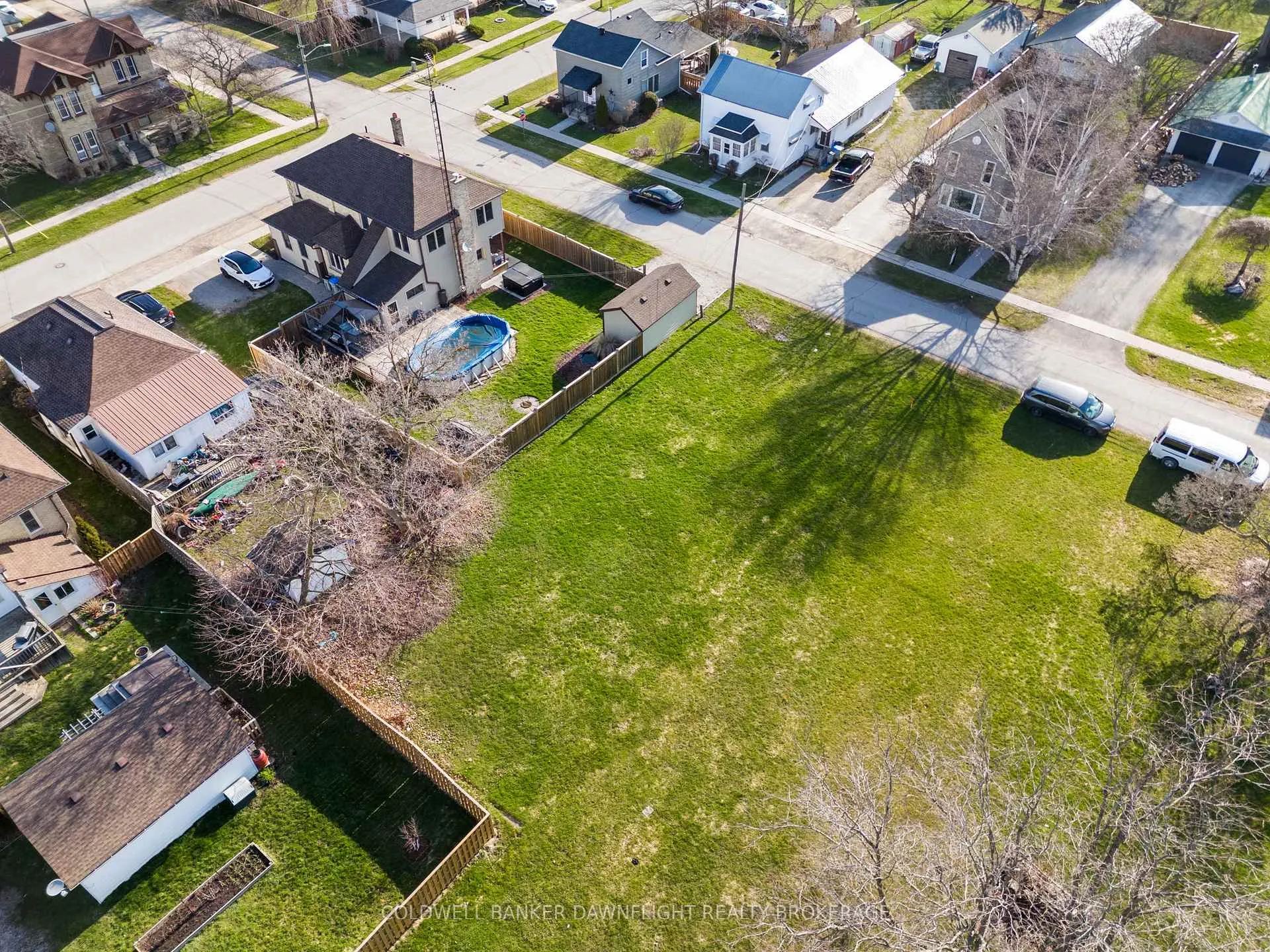 Photo 10 of 257 Pearl Street, North Middlesex, Parkhill — HOMEH