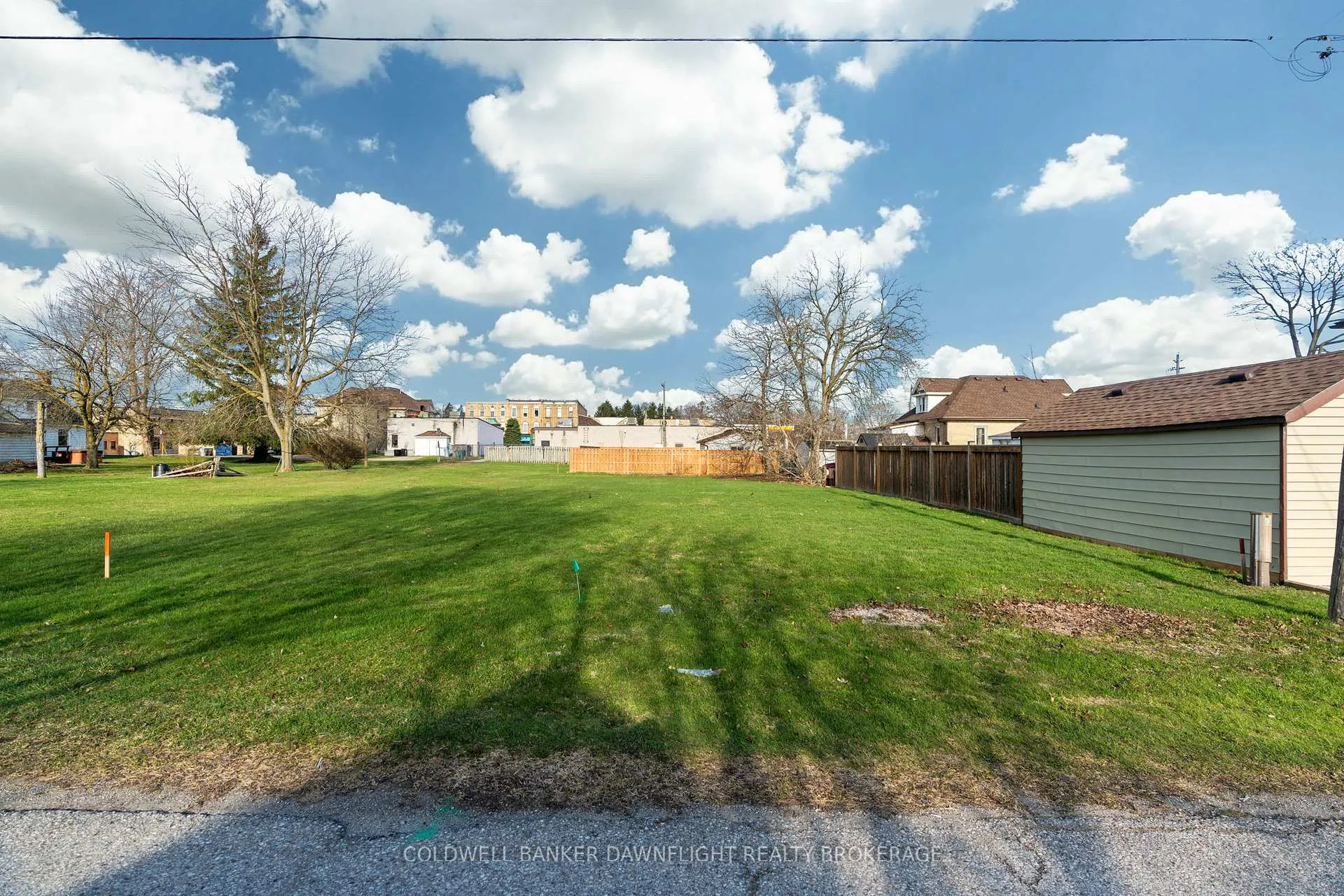 Photo 14 of 257 Pearl Street, North Middlesex, Parkhill — HOMEH