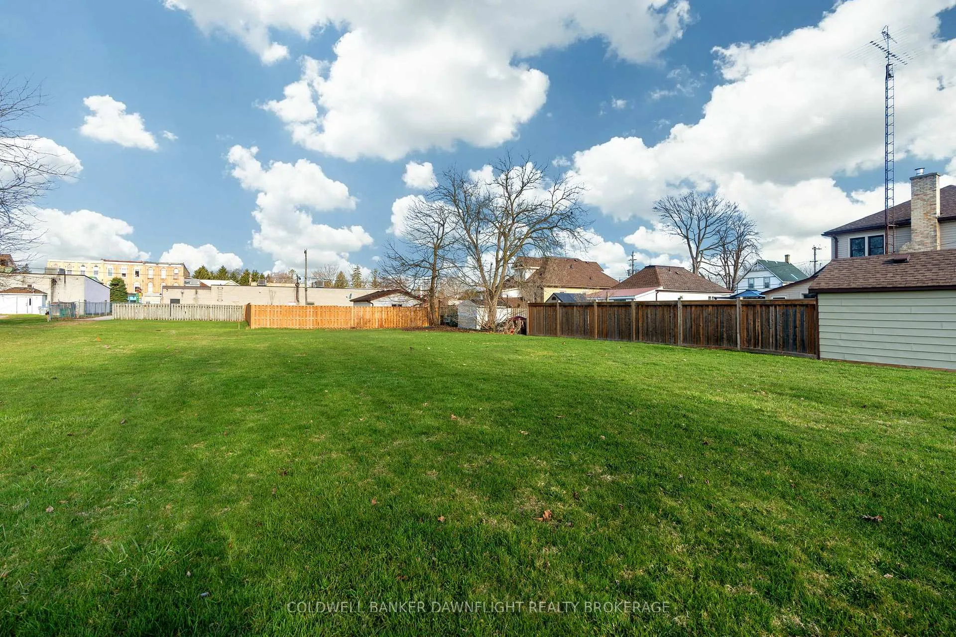 Photo 15 of 257 Pearl Street, North Middlesex, Parkhill — HOMEH