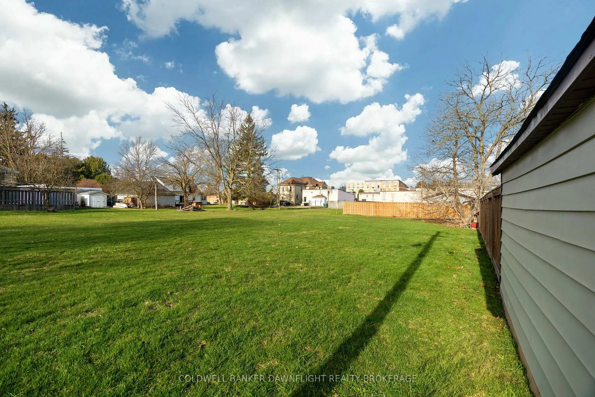 Photo 16 of 257 Pearl Street, North Middlesex, Parkhill — HOMEH
