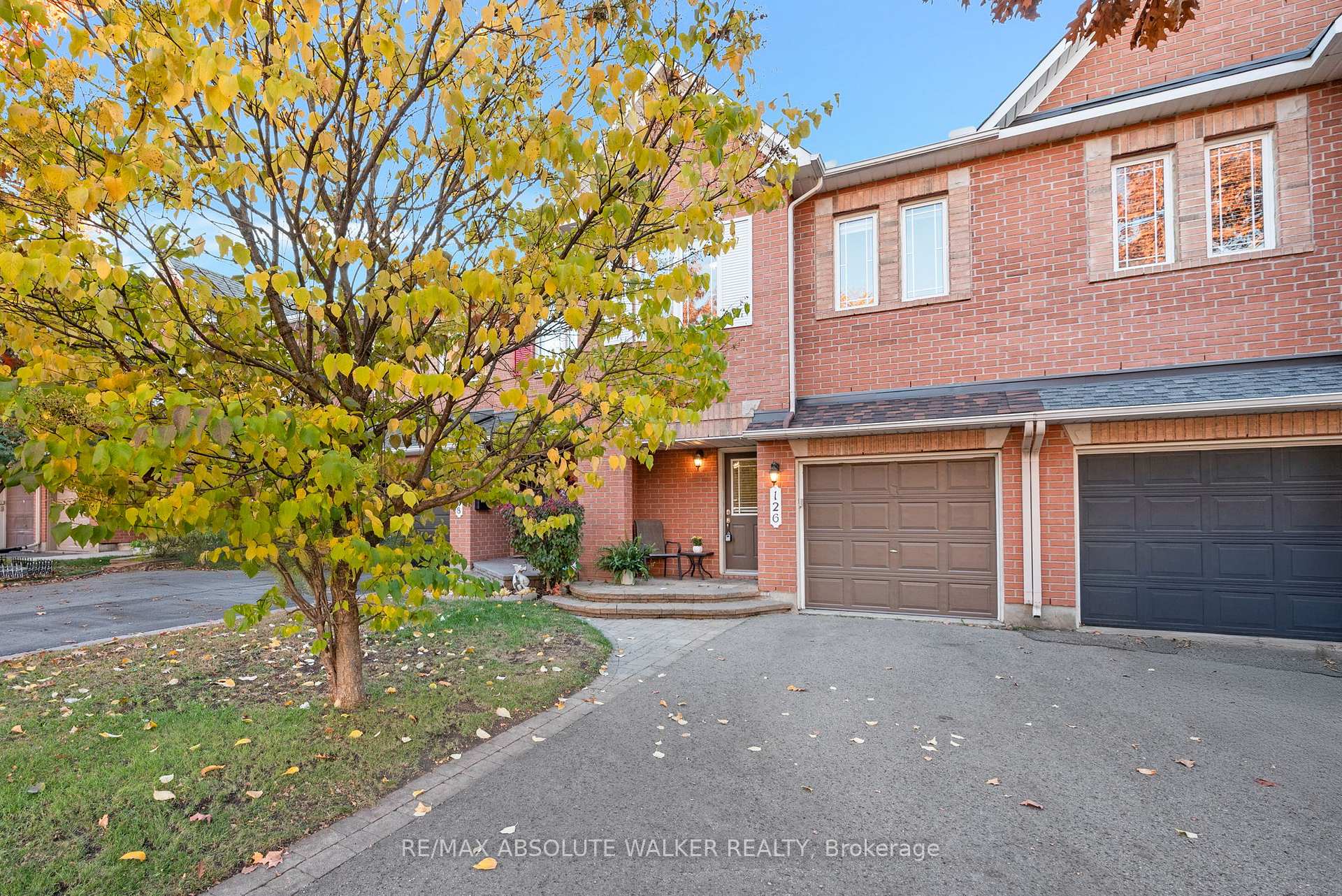 Photo 1 of 126 Forestcrest Street, Ottawa, Chapel Hill — HOMEH