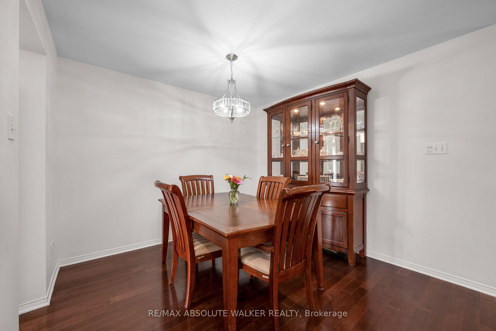 Photo 10 of 126 Forestcrest Street, Ottawa, Chapel Hill — HOMEH