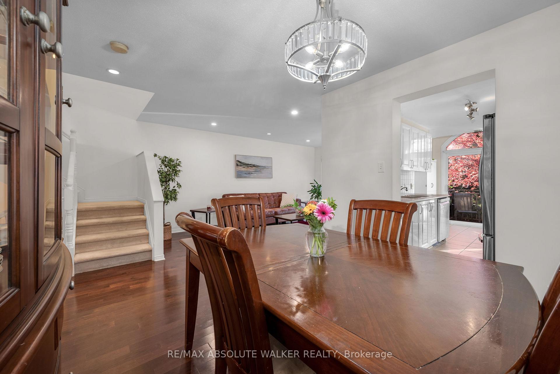 Photo 12 of 126 Forestcrest Street, Ottawa, Chapel Hill — HOMEH