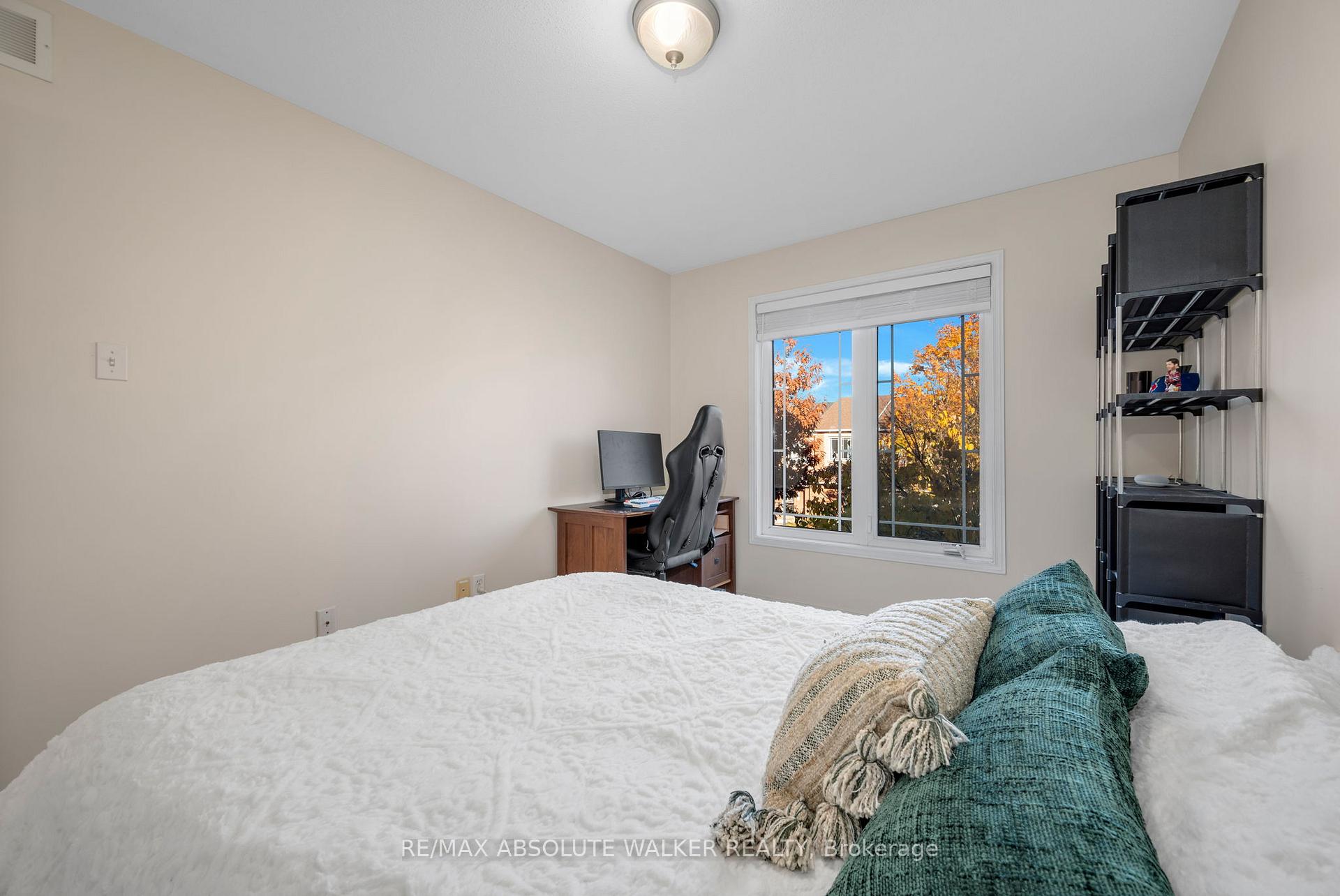 Photo 26 of 126 Forestcrest Street, Ottawa, Chapel Hill — HOMEH