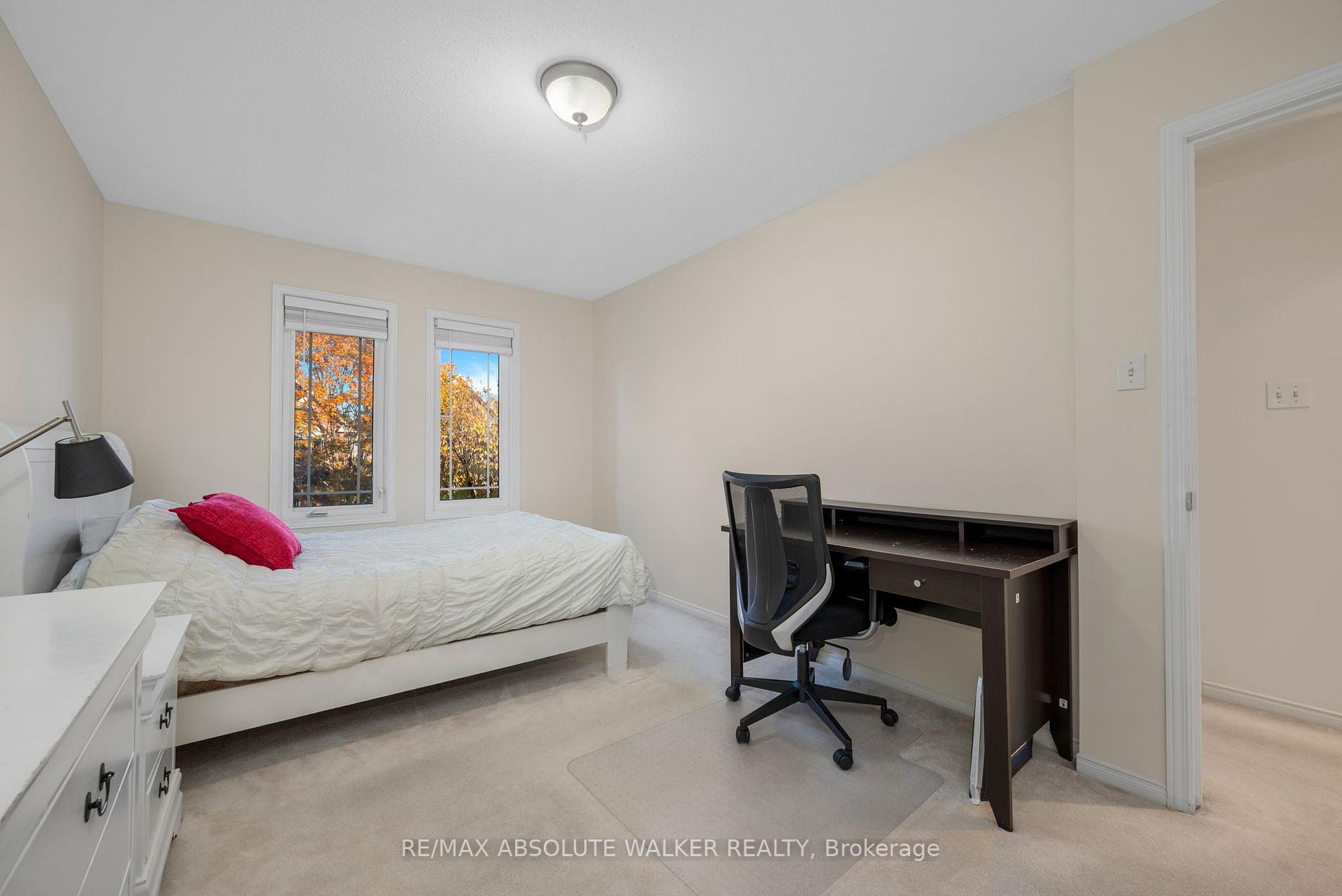 Photo 28 of 126 Forestcrest Street, Ottawa, Chapel Hill — HOMEH